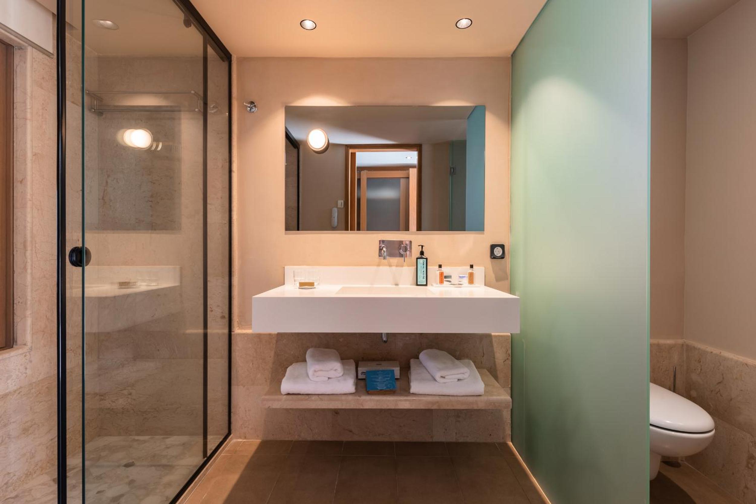 Junior Suite with Sea View - Photo 5
