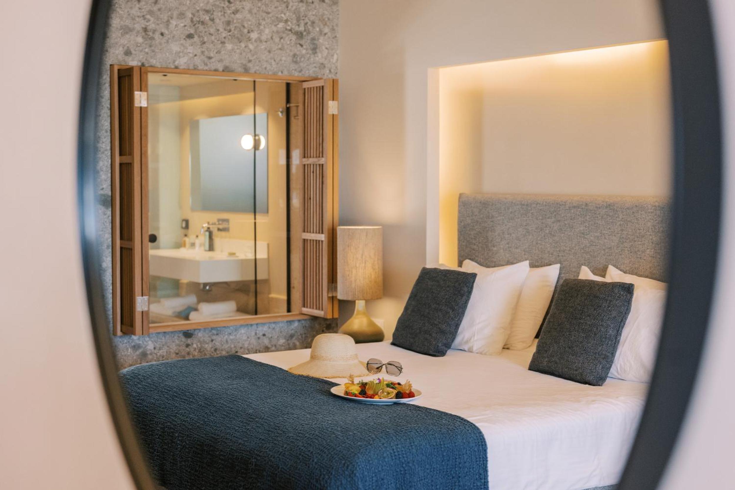 Junior Suite with Sea View - Photo 3