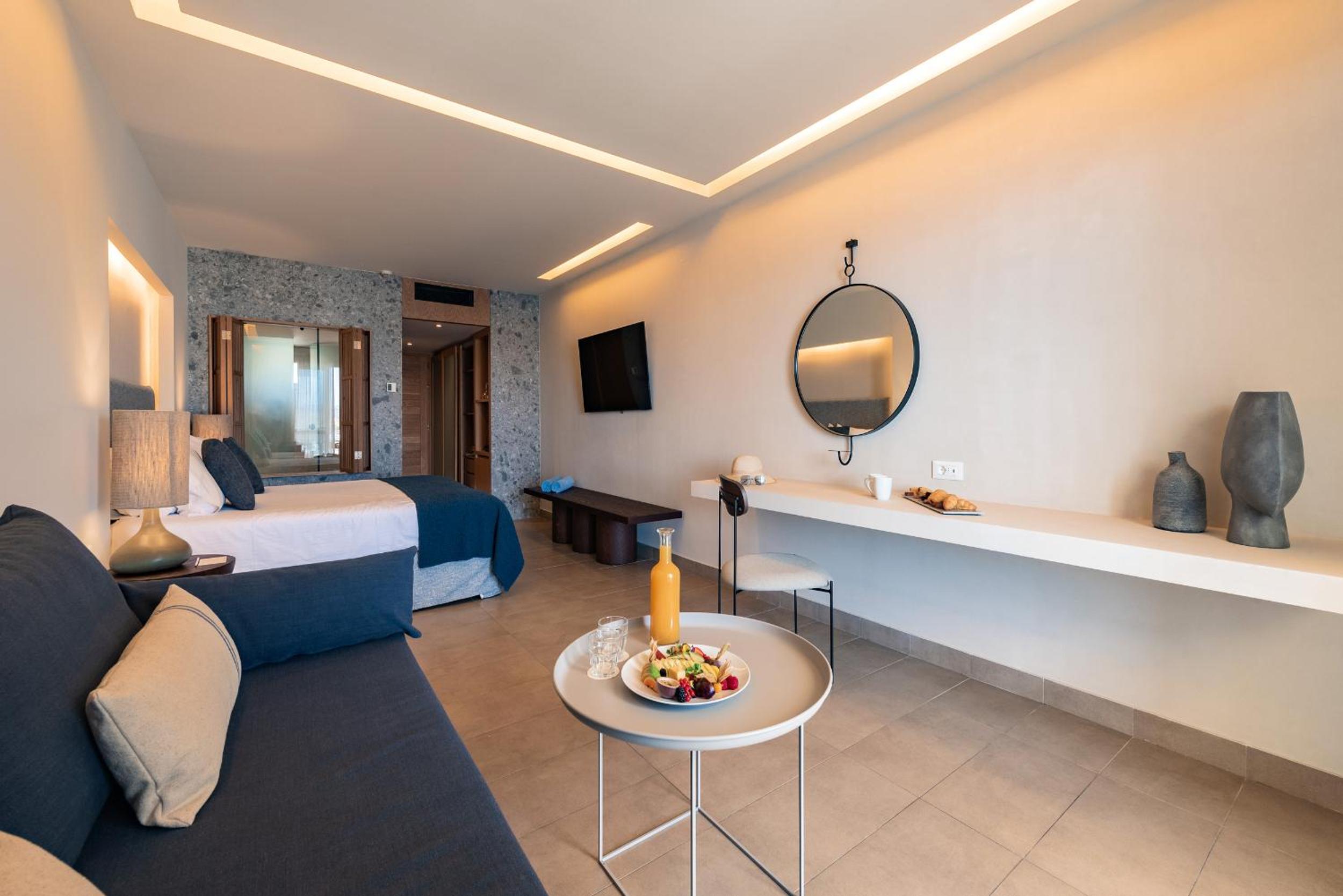 Junior Suite with Sea View - Photo 6