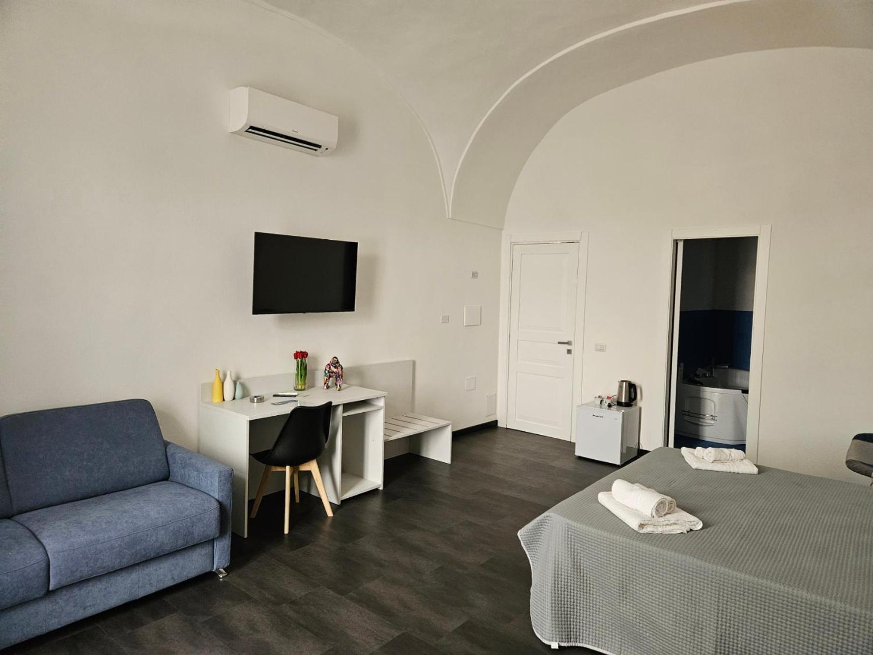 King Room with Spa Bath