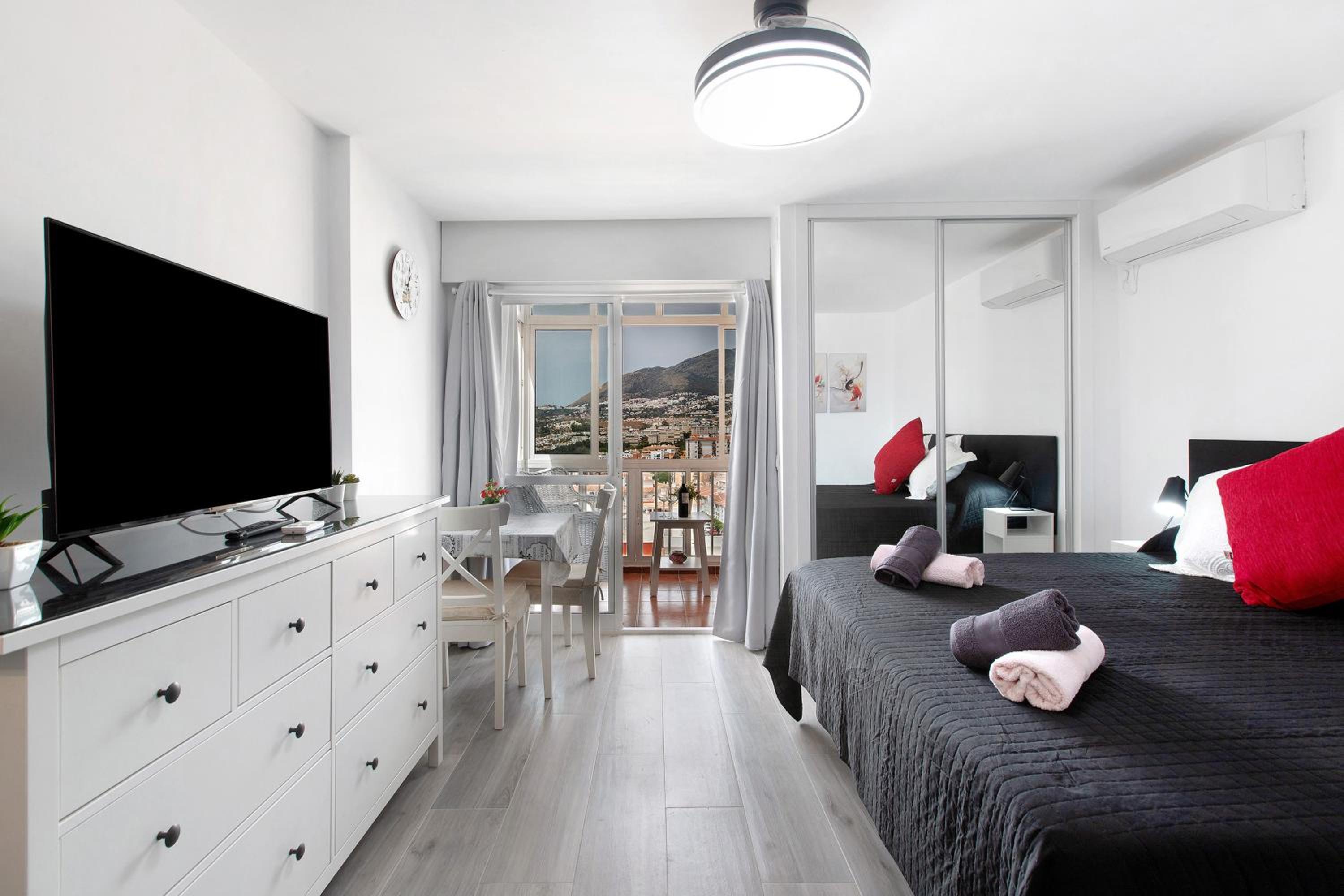 Apartamento de un dormitorio superior con balcón
