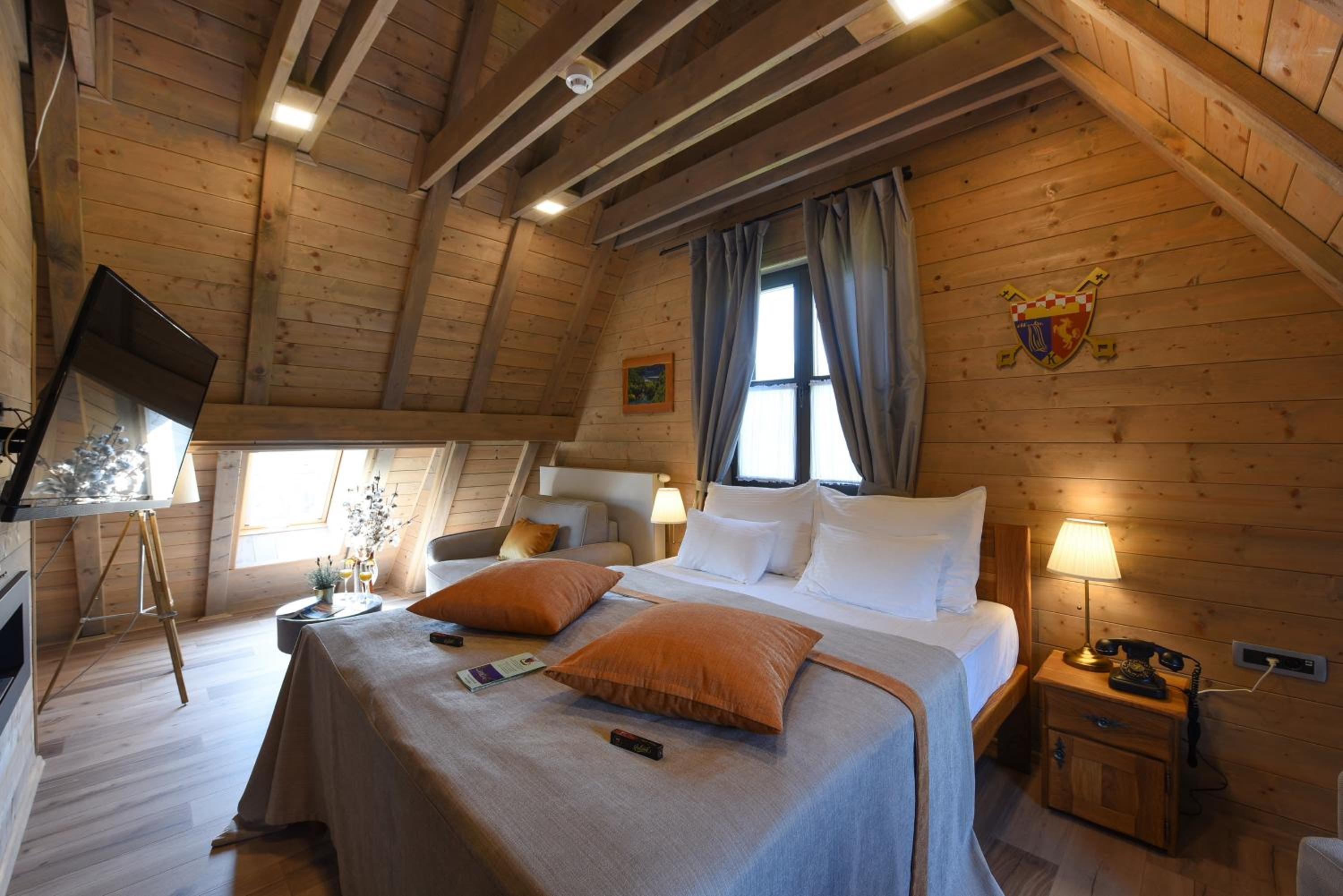 Deluxe King Room
