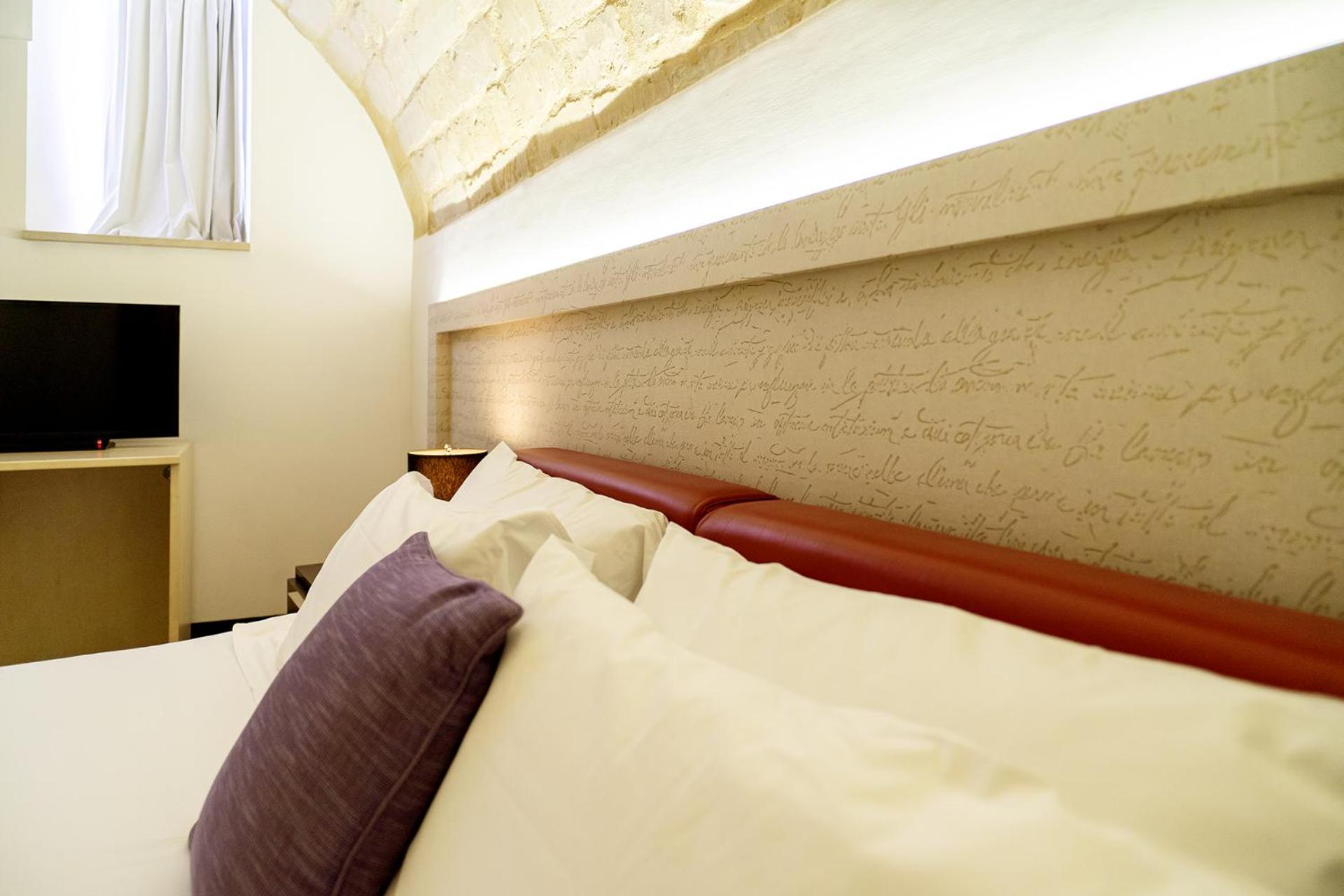 Standard Double Room - Photo 5