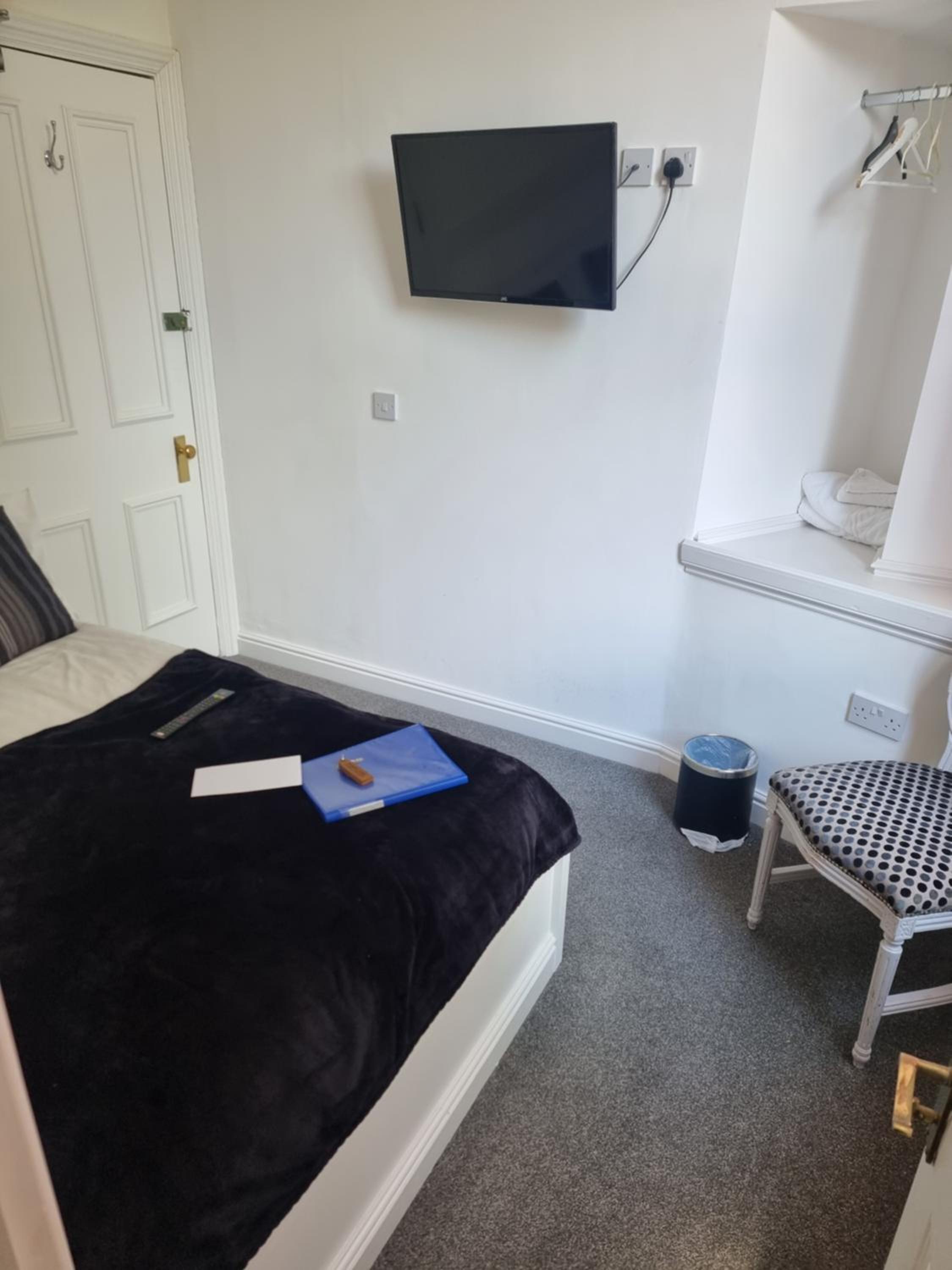 Double Room - Photo 2