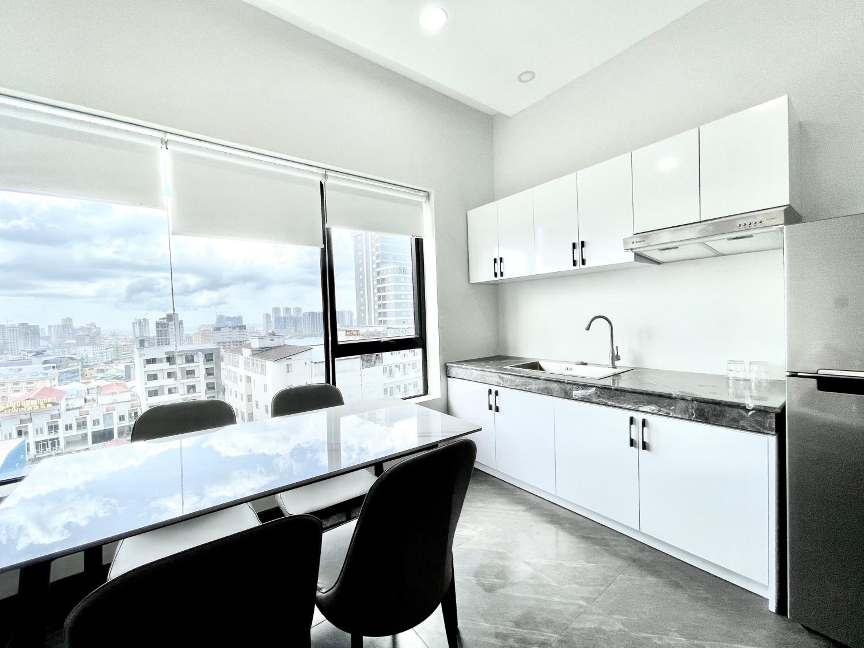 One-Bedroom Apartment With Balcony And City View