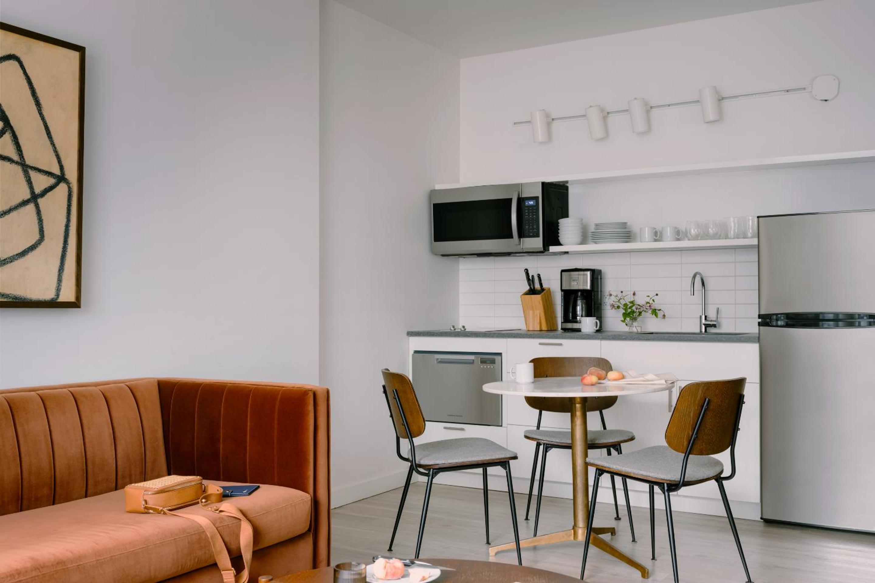 One‑Bedroom Apartment - Photo 4