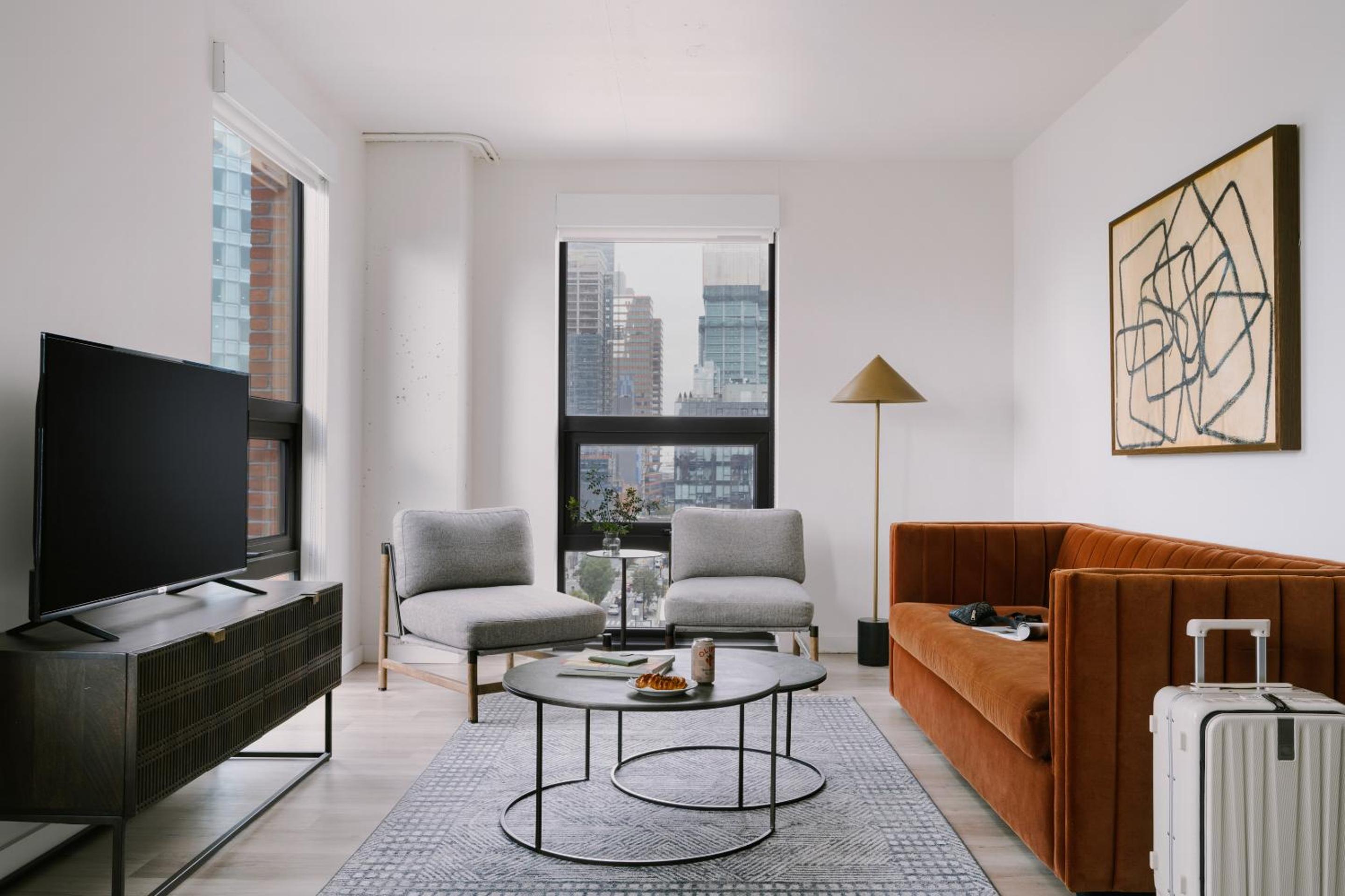 2 Bedroom Apartment, City view - Photo 1