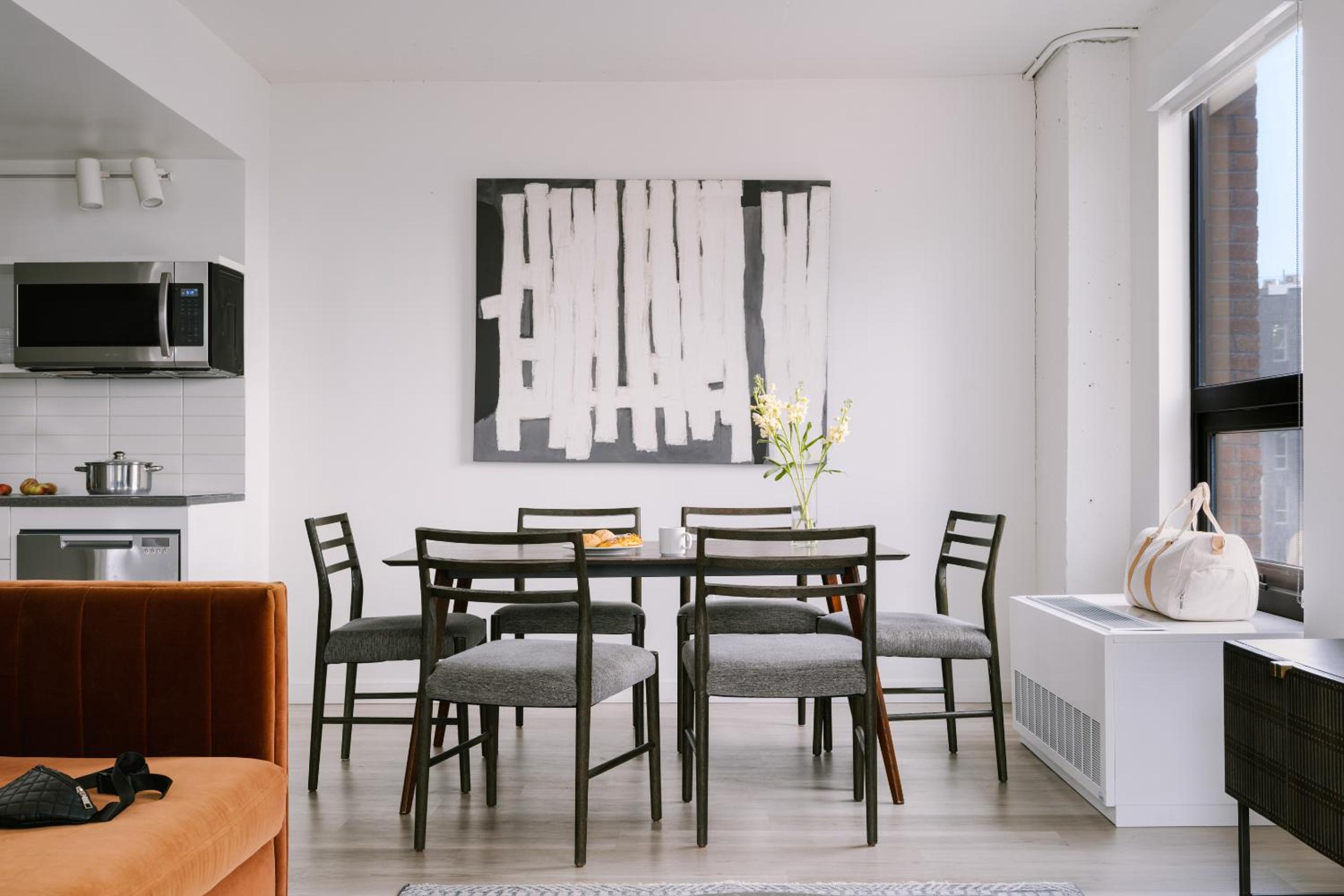 2 Bedroom Apartment, City view - Photo 8
