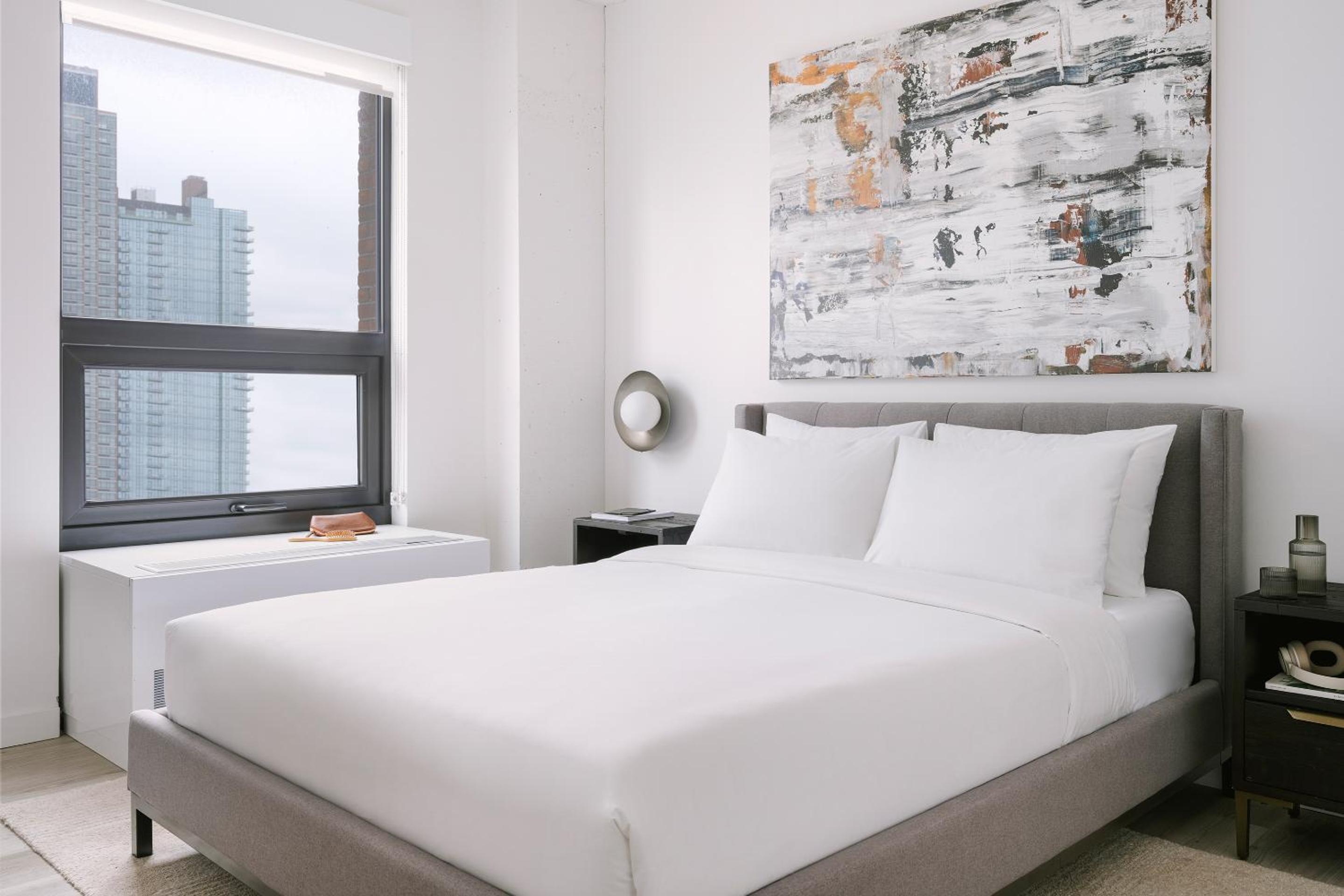 2 Bedroom Apartment, City view - Photo 3