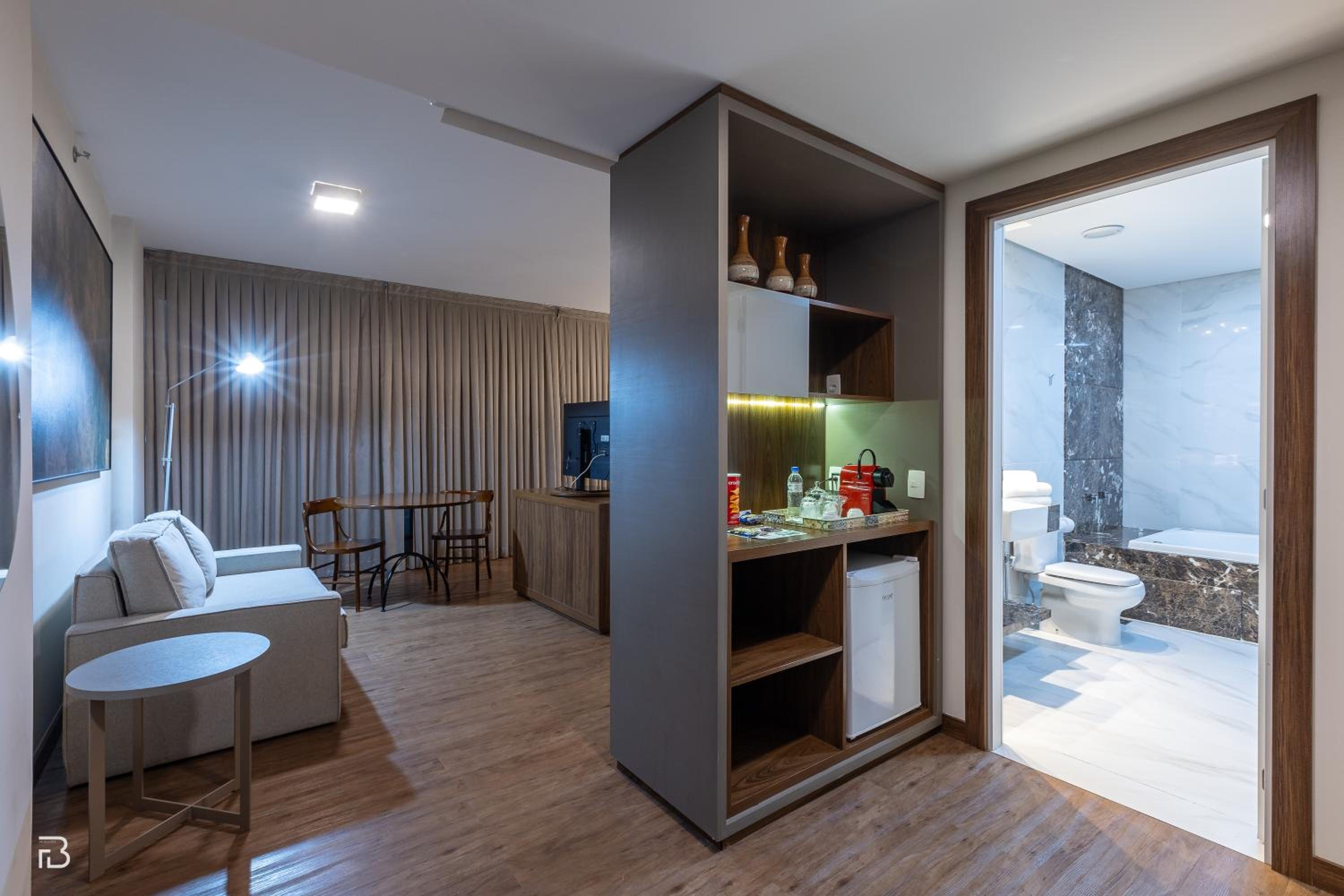 Deluxe Suite with Spa Bath