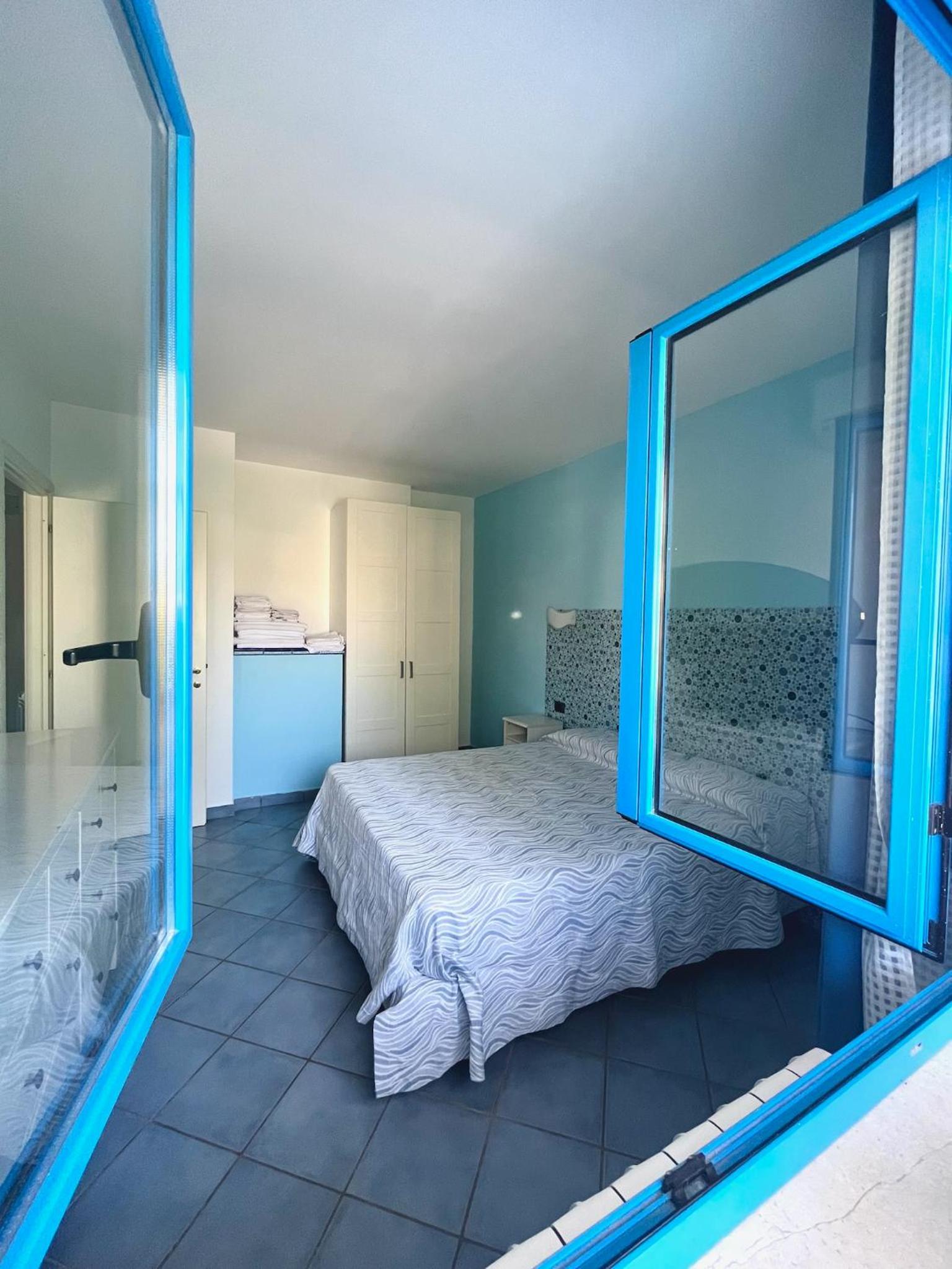 One-Bedroom Apartment (4 Adults)