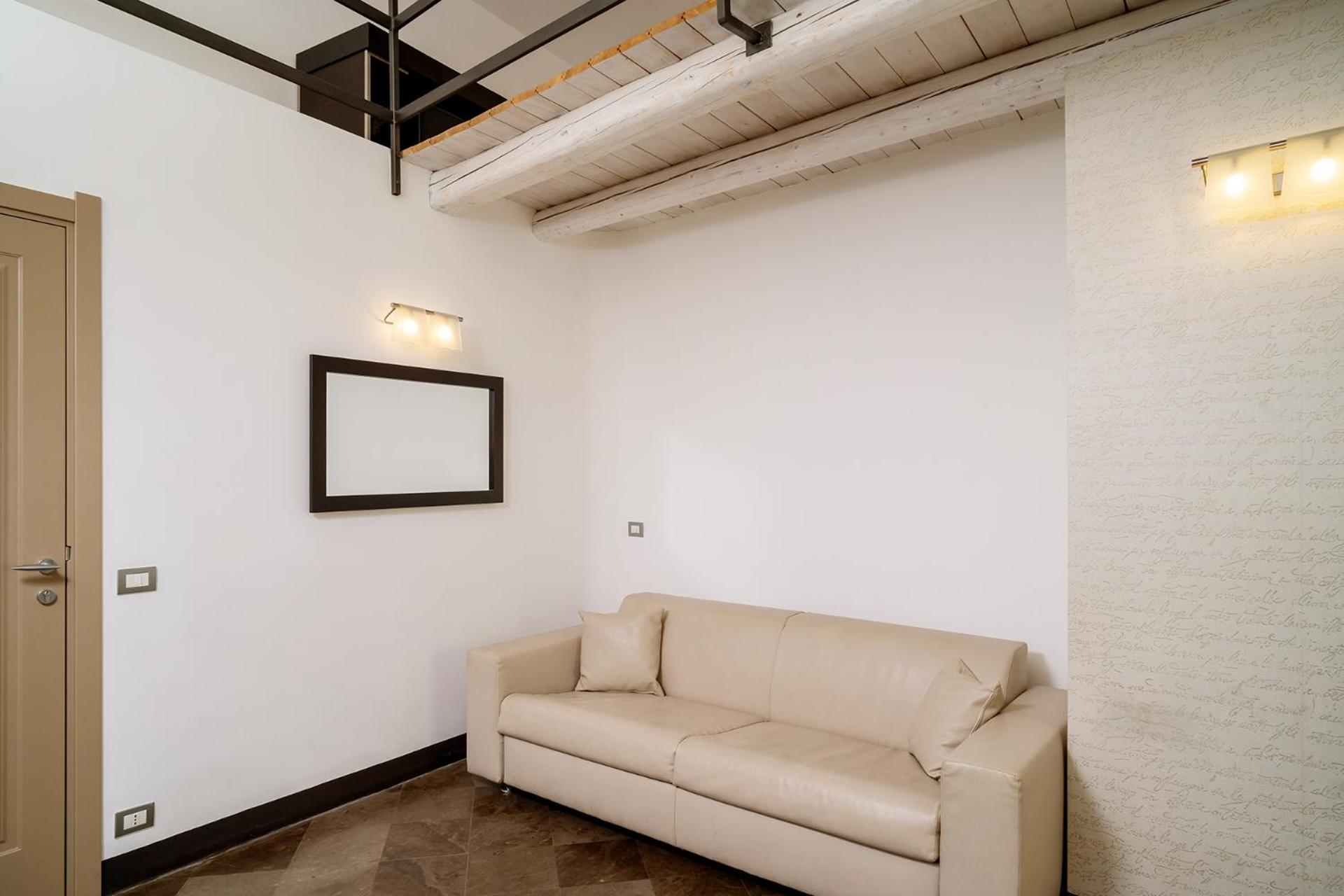 Deluxe Room - Photo 6