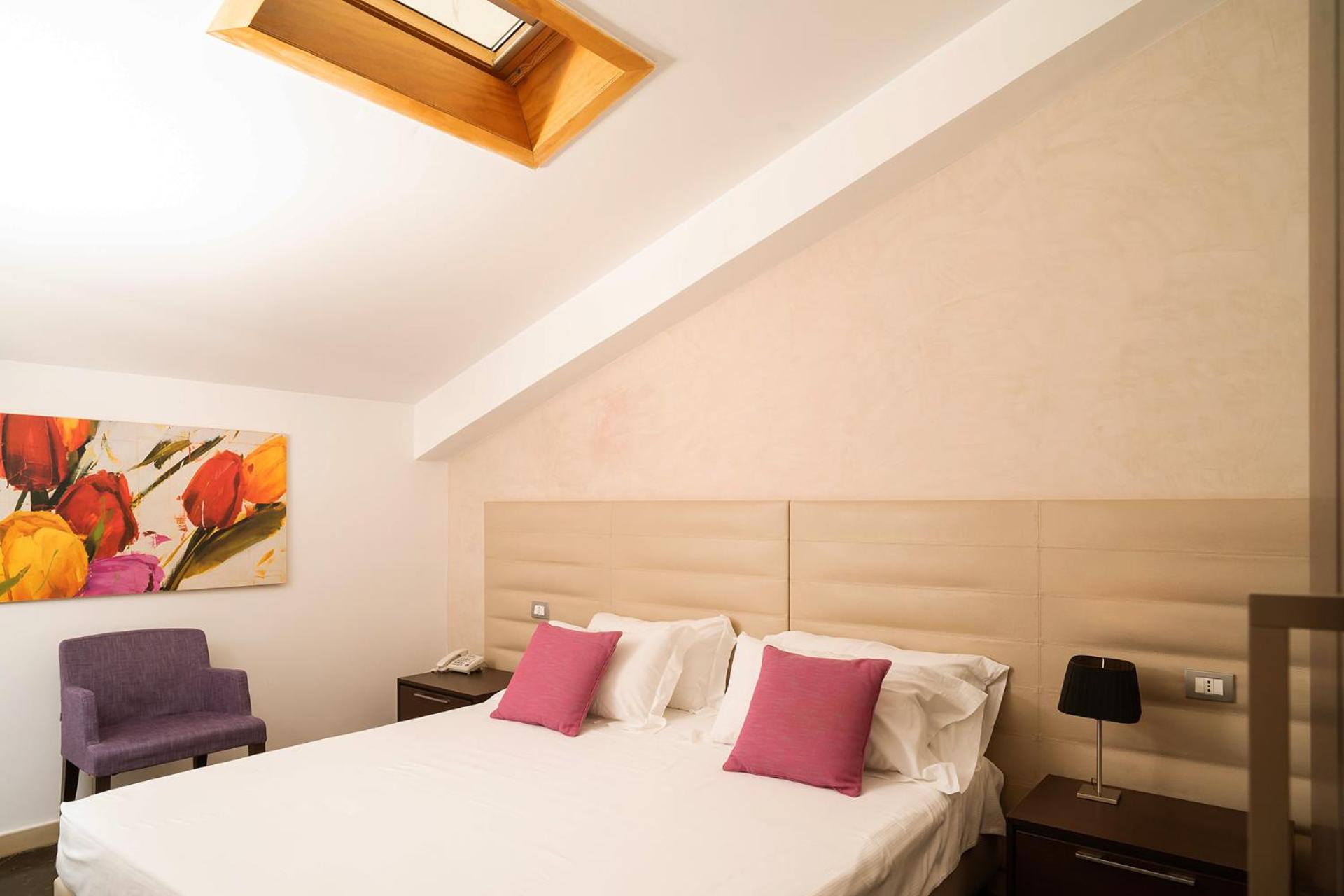 Standard Double Room - Photo 4