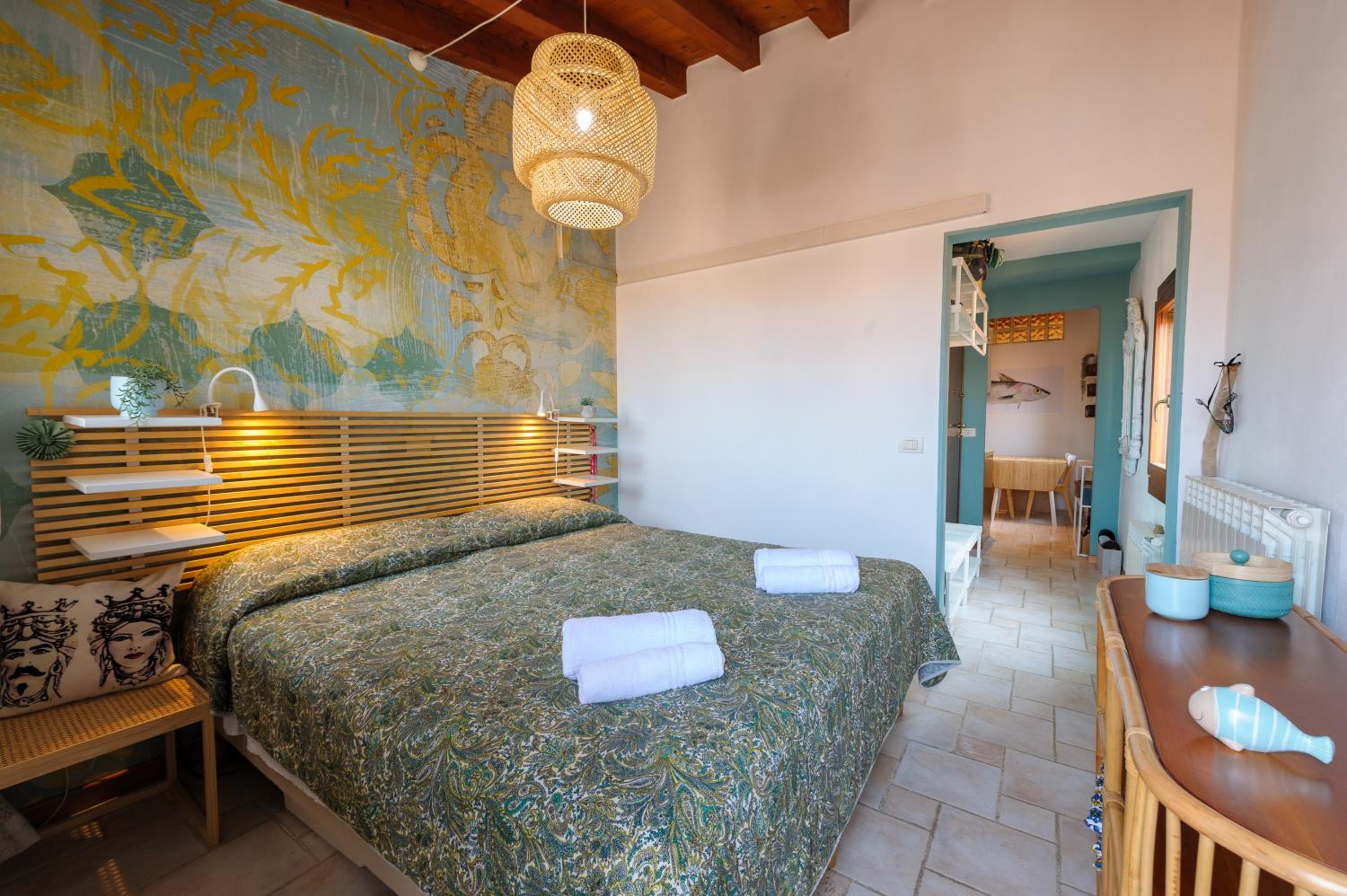 One-Bedroom Apartment with Balcony and City View photo 2