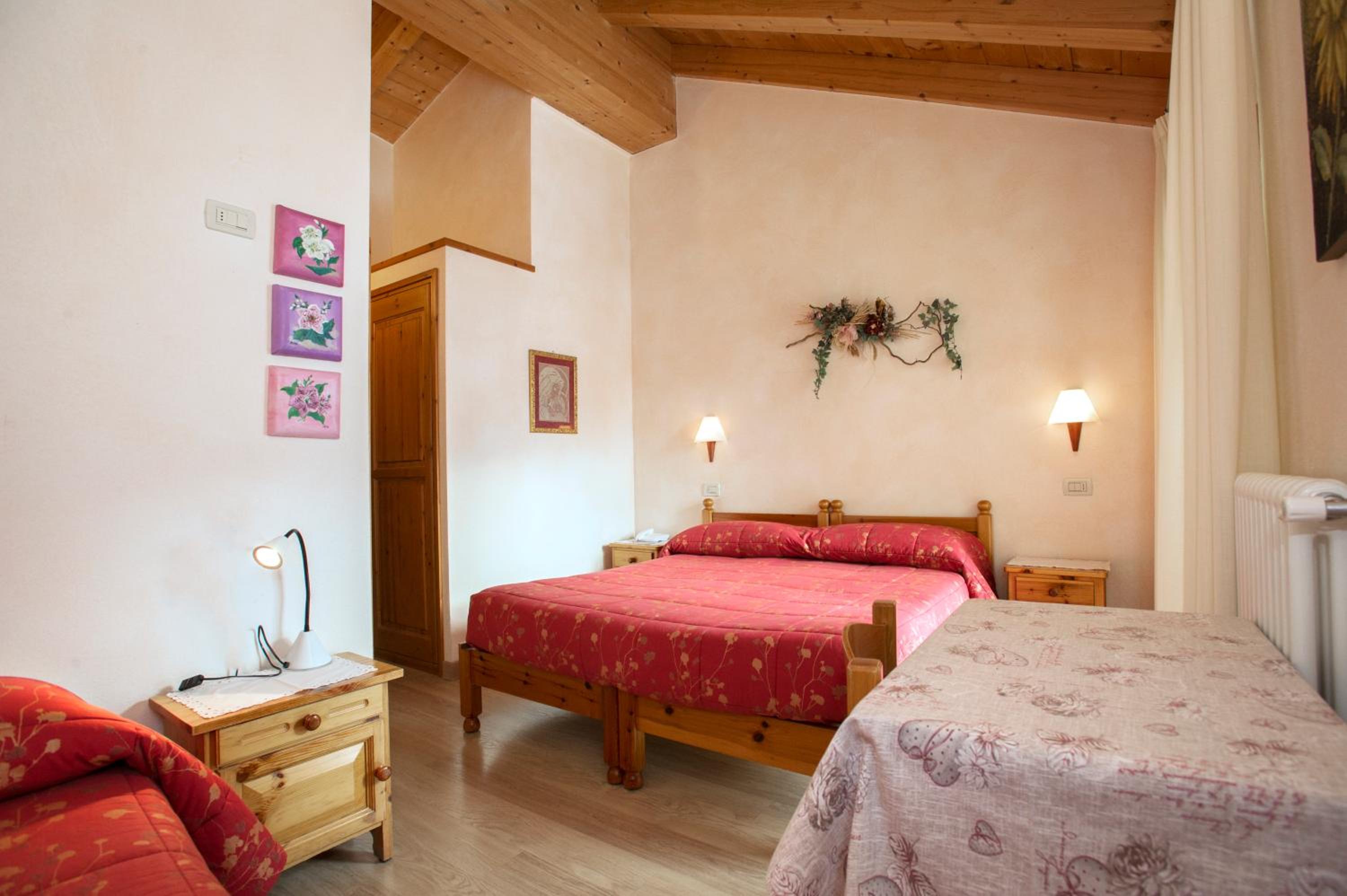 Superior Triple Room photo 2