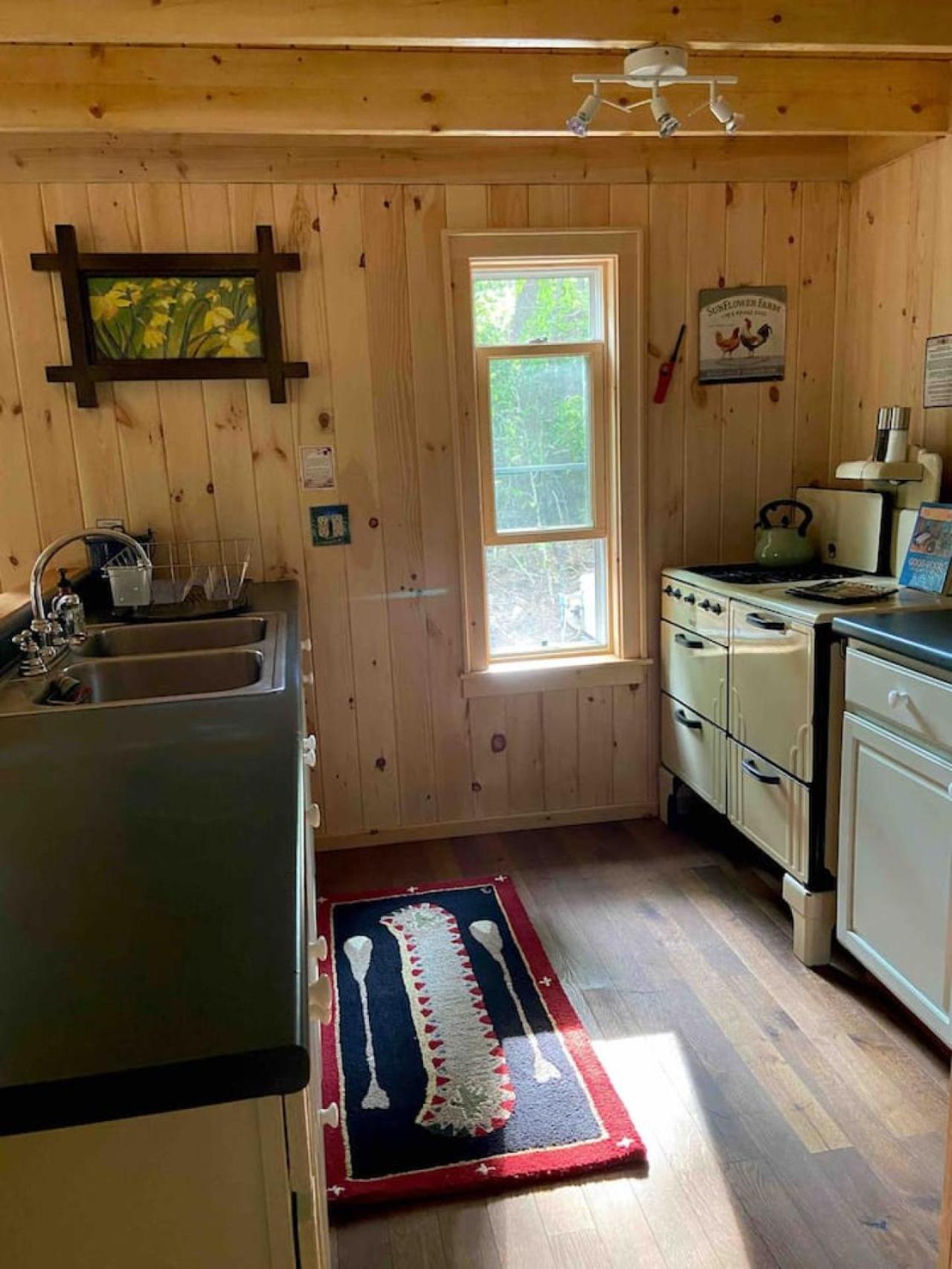 One-Bedroom House photo 1