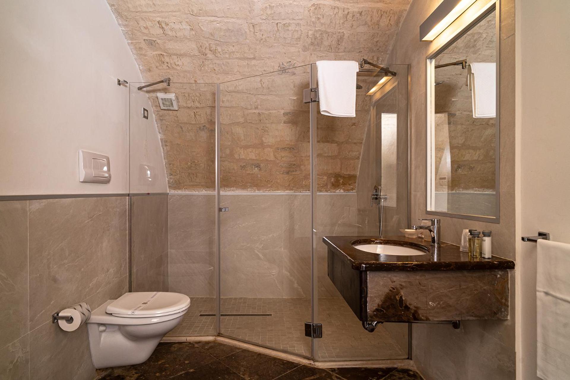 Suite - Photo 6