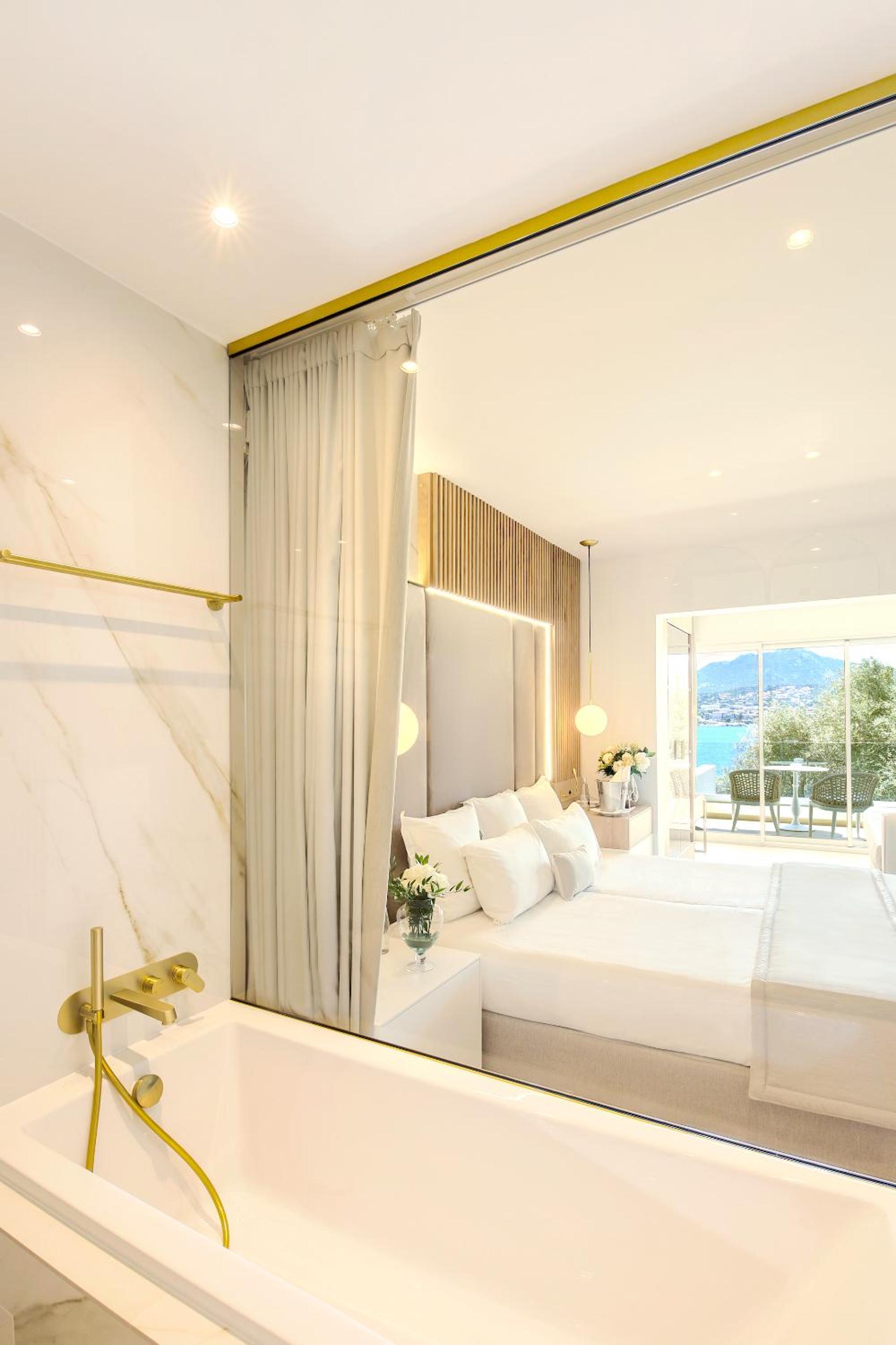  Luxury Room - Photo 3
