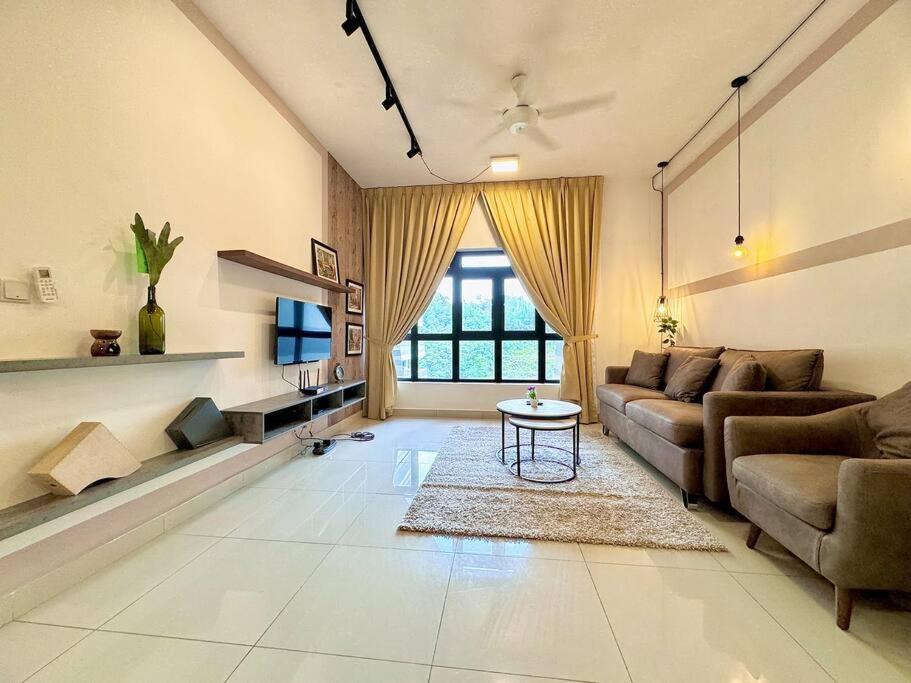 Three-Bedroom Apartment photo 1