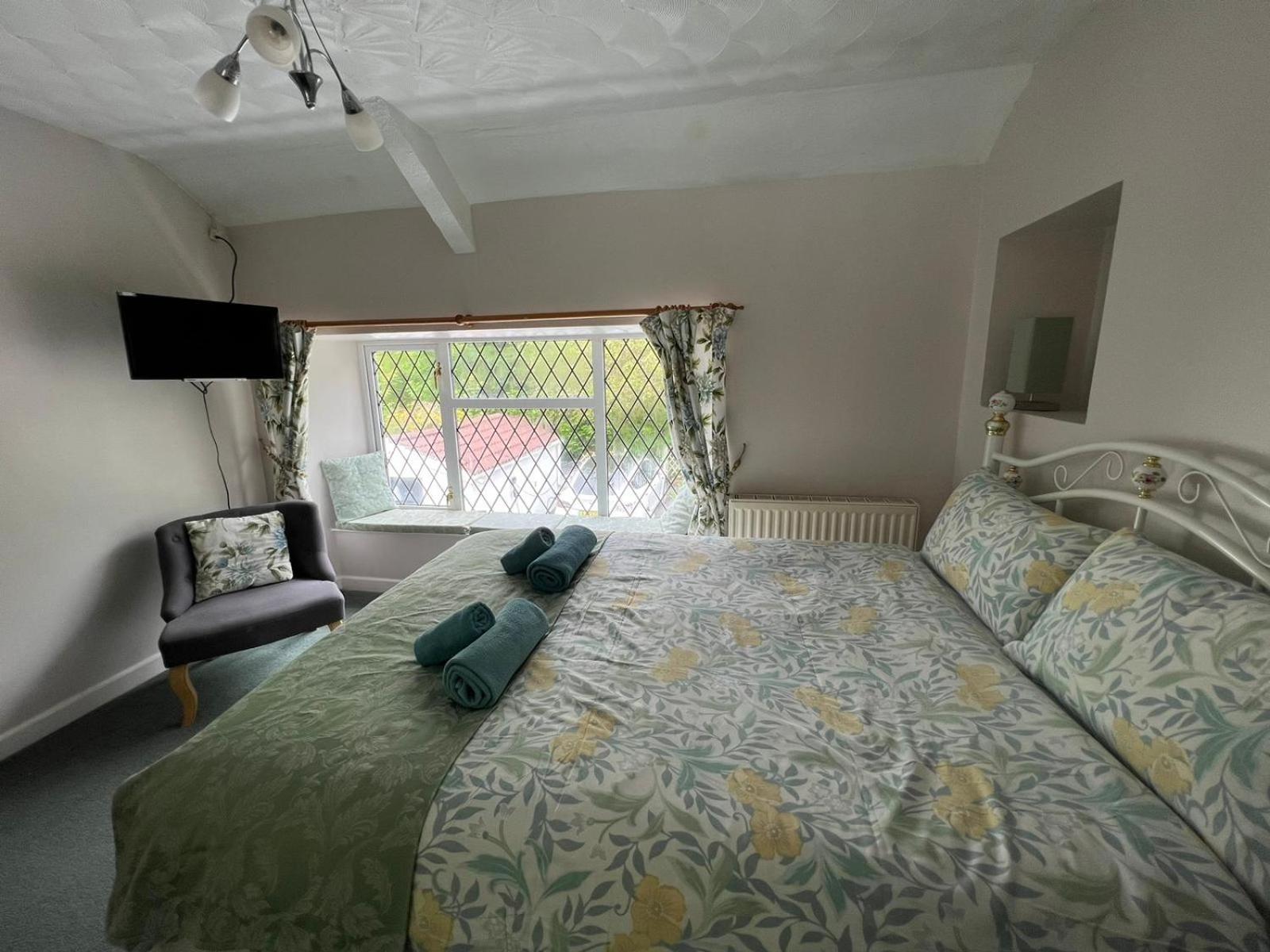 Double or Twin Room - Photo 36