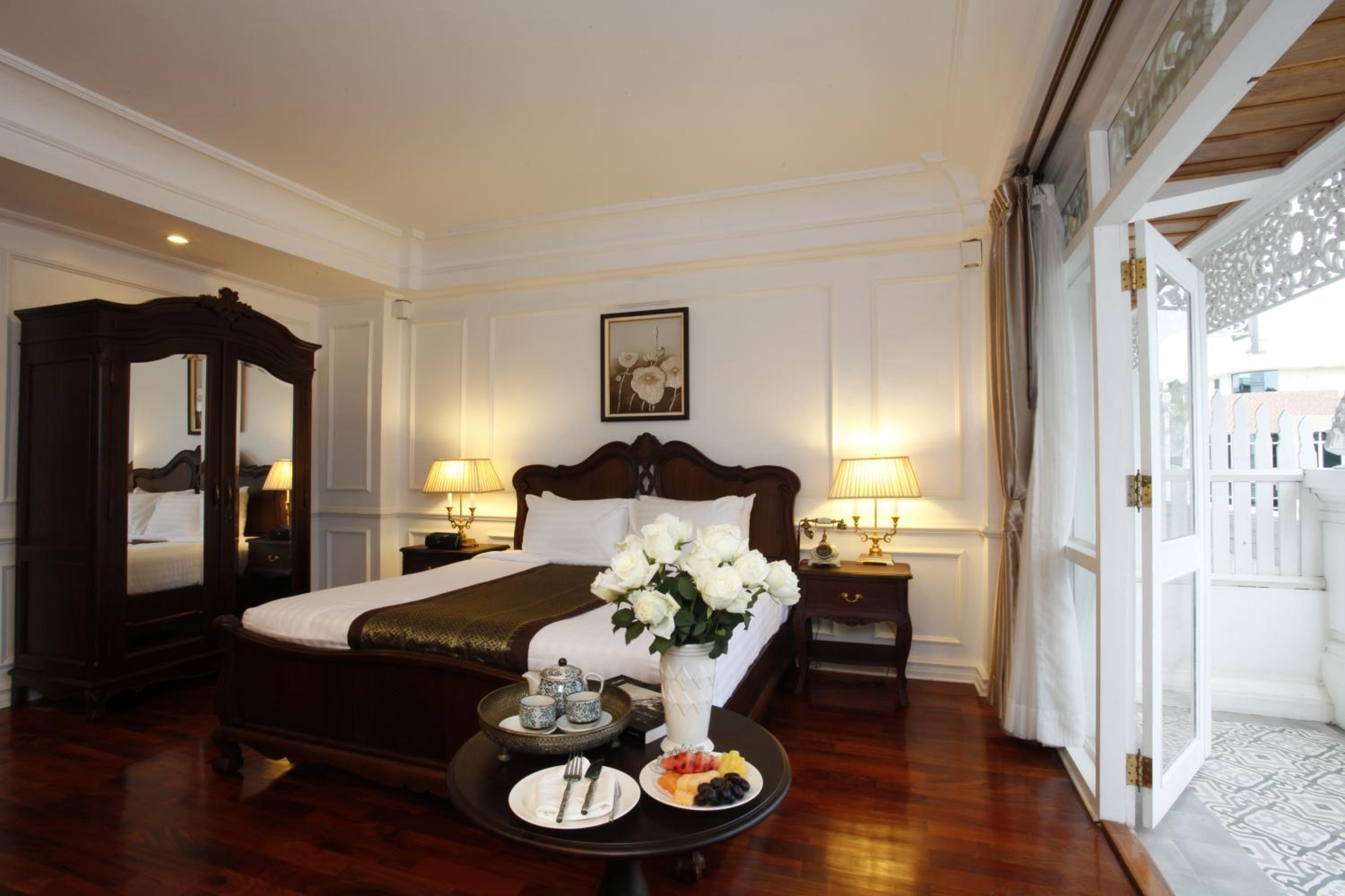 Colonial Deluxe Rooms - Photo 12