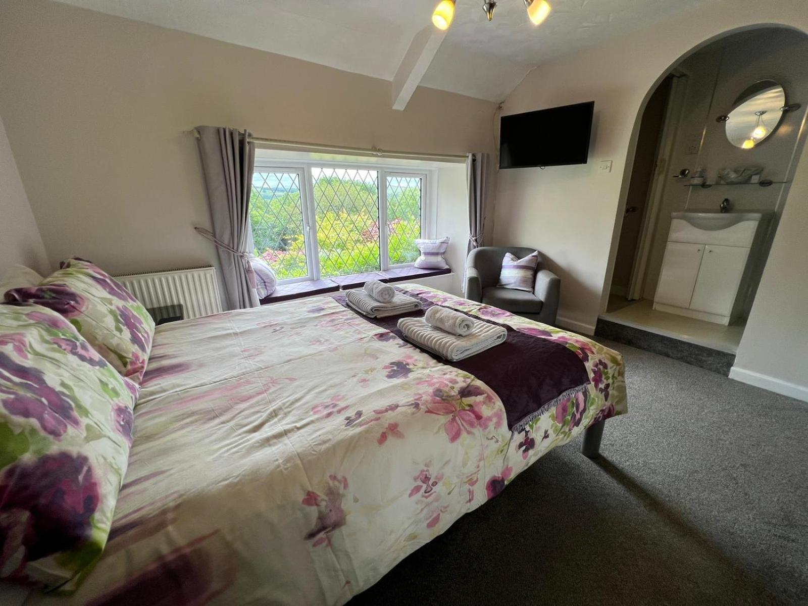 Double or Twin Room - Photo 38