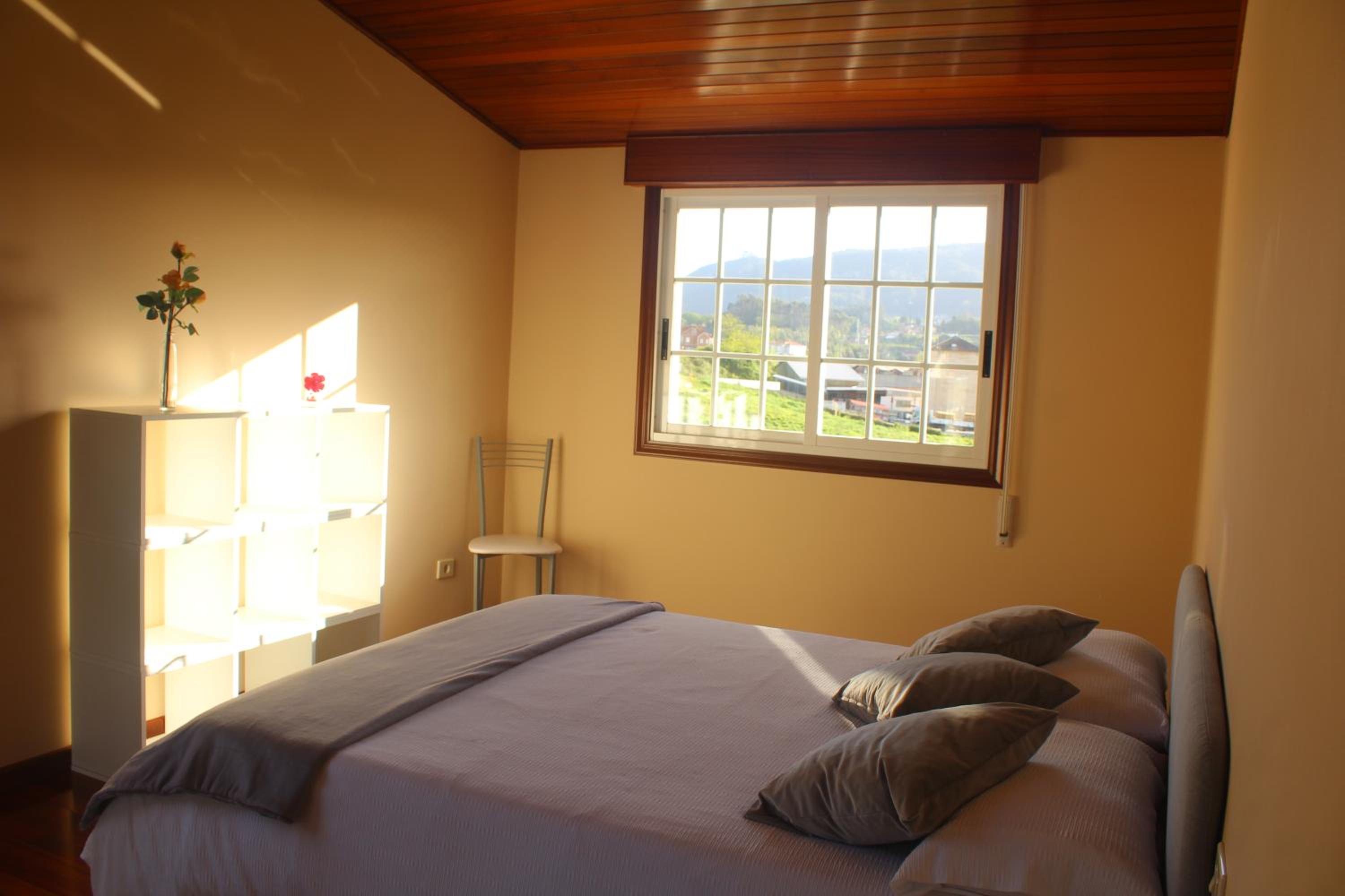 Three-Bedroom House photo 3