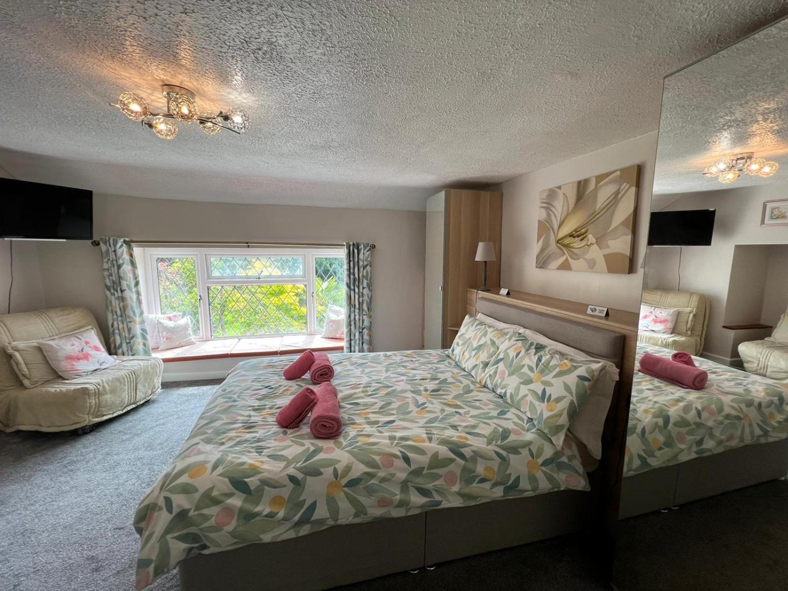 Double or Twin Room - Photo 39