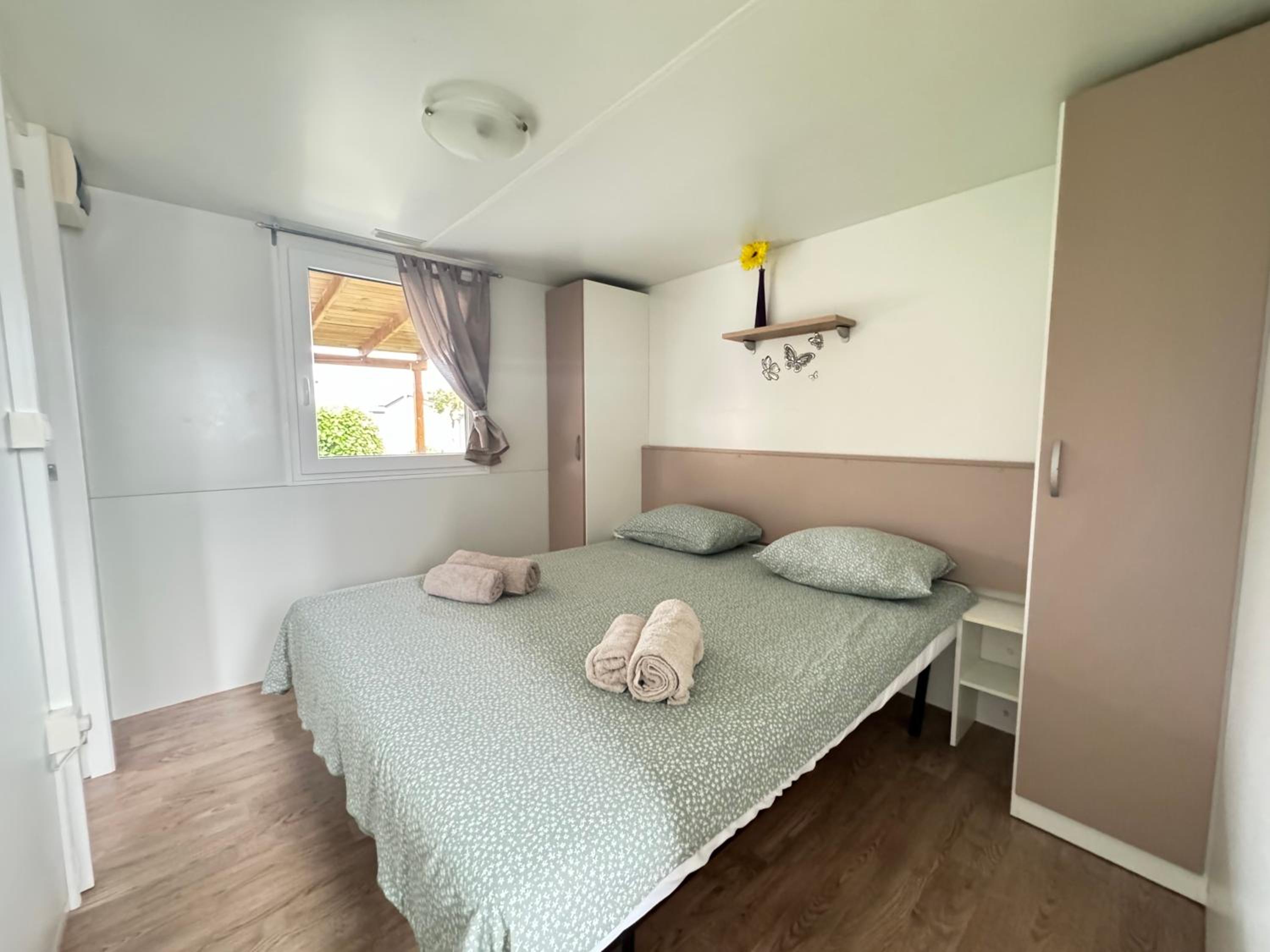 Two-Bedroom Mobile Home photo 3