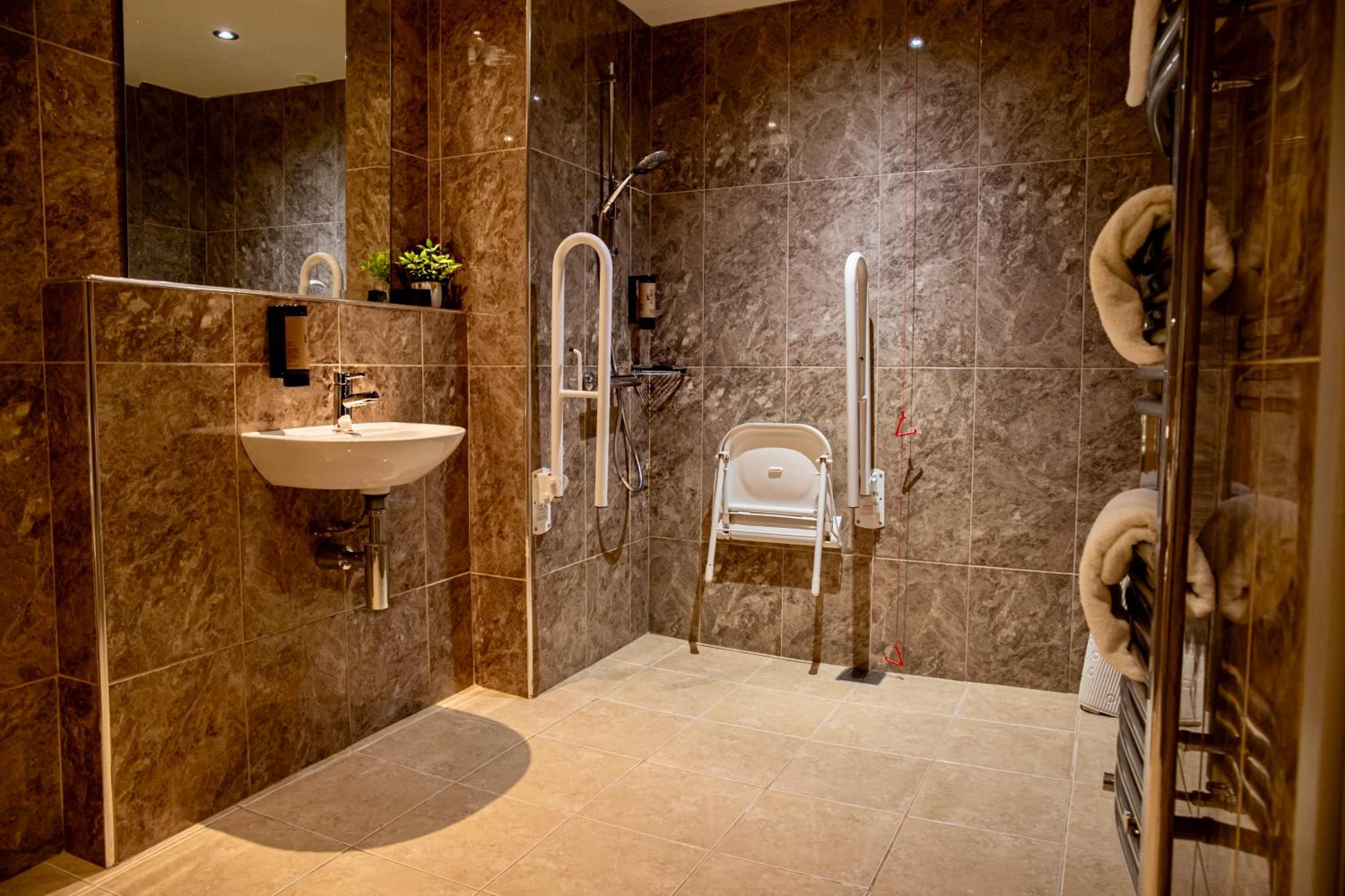 Double Room - Disability Access photo 2