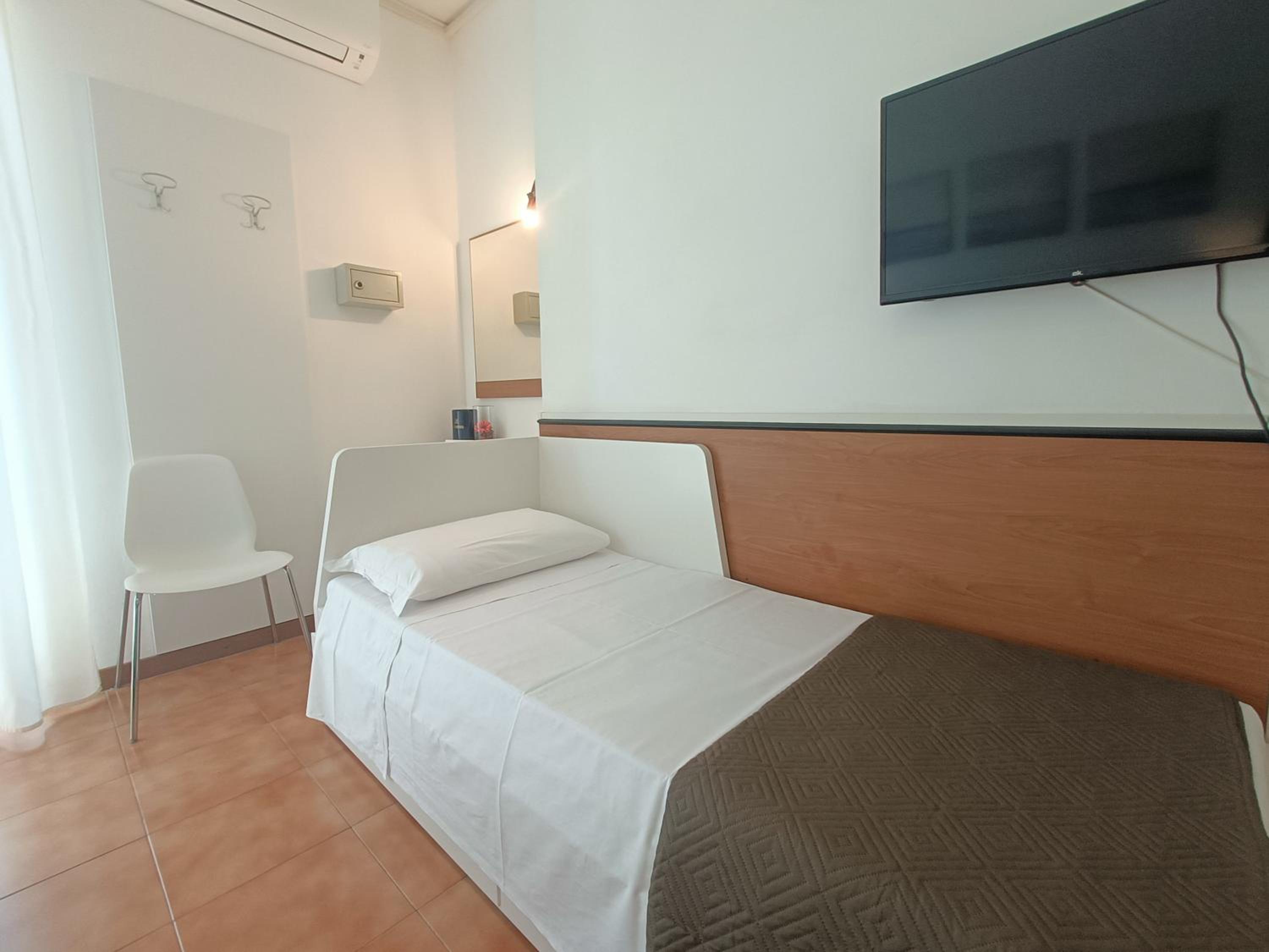 Triple Room with Terrace - Photo 11