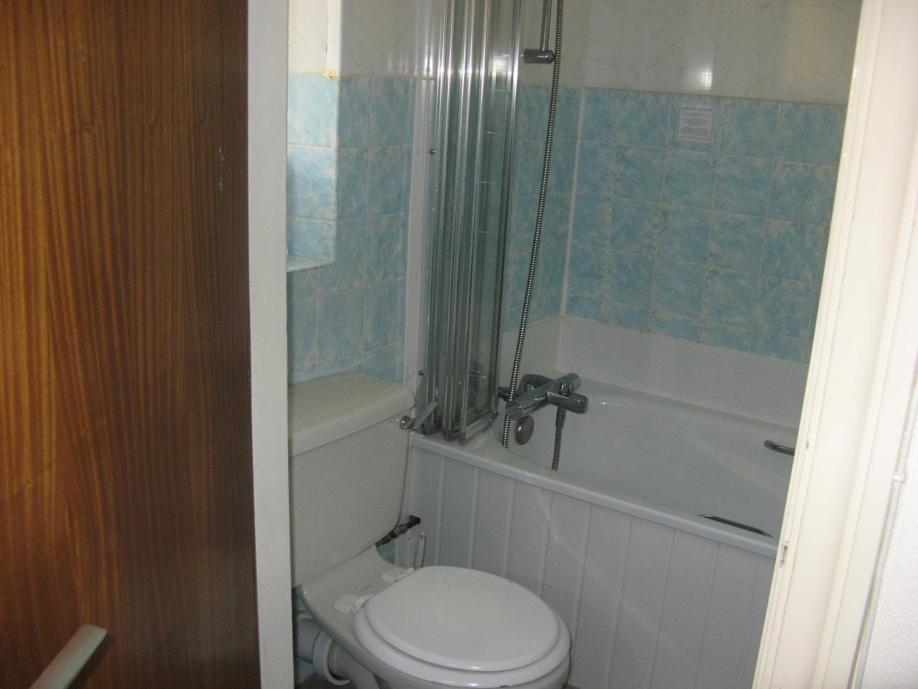 Twin Room - Ensuite with Bath - Photo 3