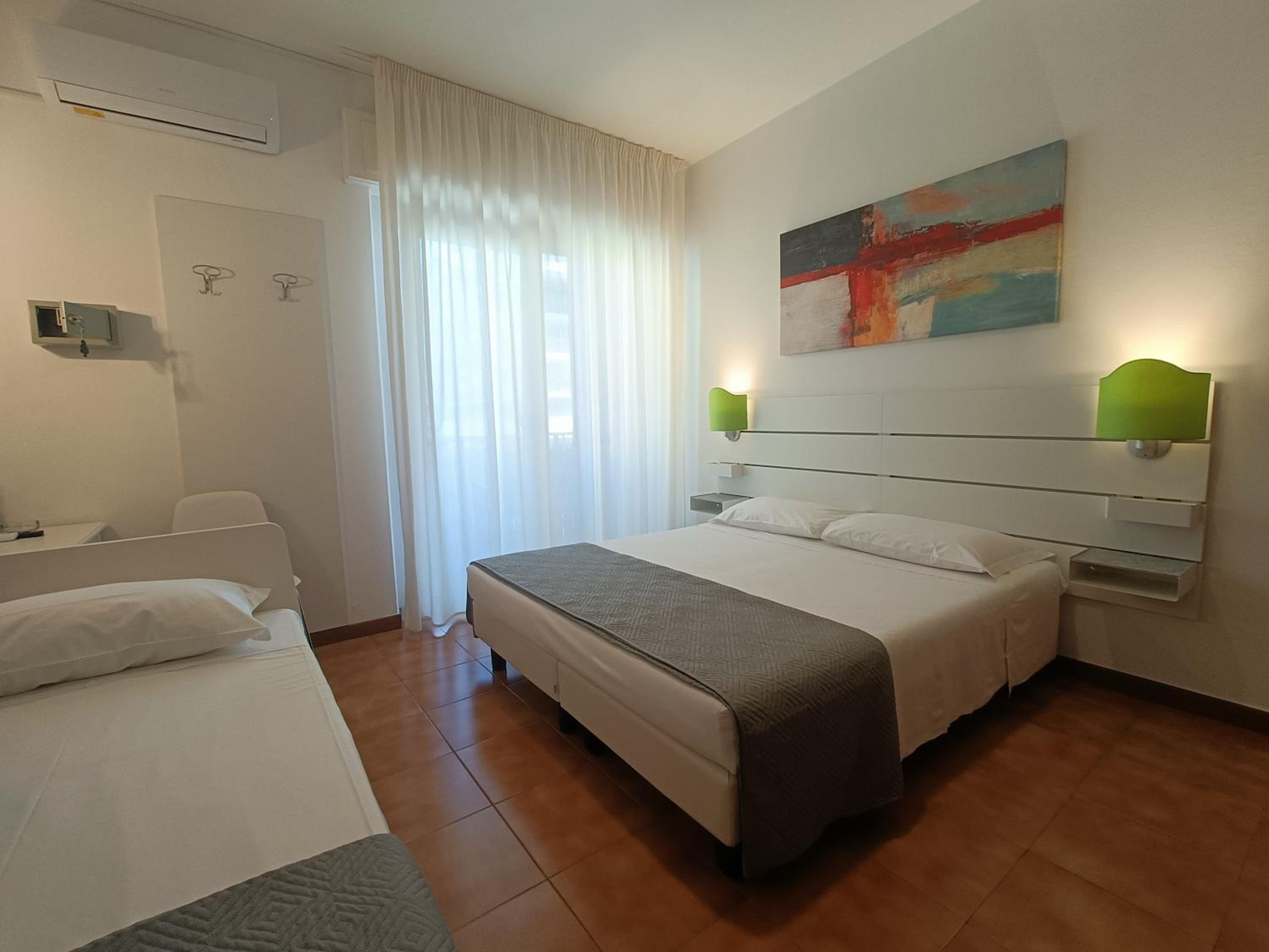 Triple Room with Terrace - Photo 8