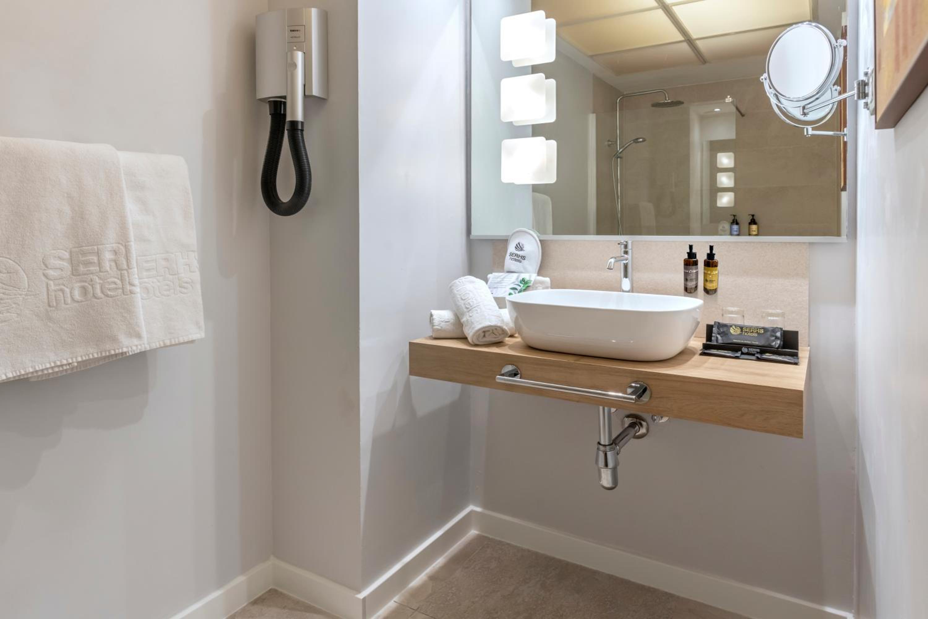 Comfort Double Or Twin Room With Rambla View photo 3