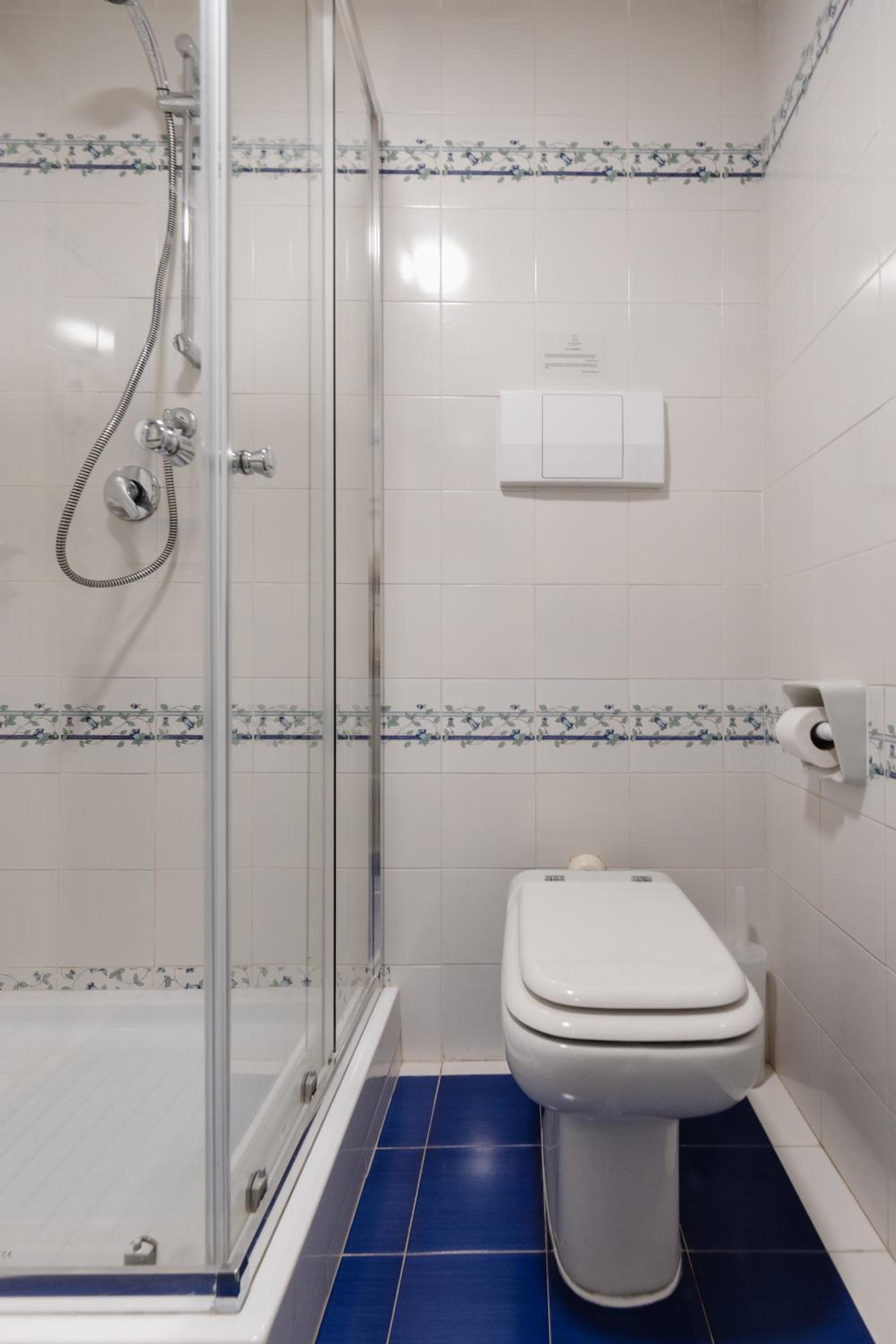 Double or Twin Room with Garden View photo 2