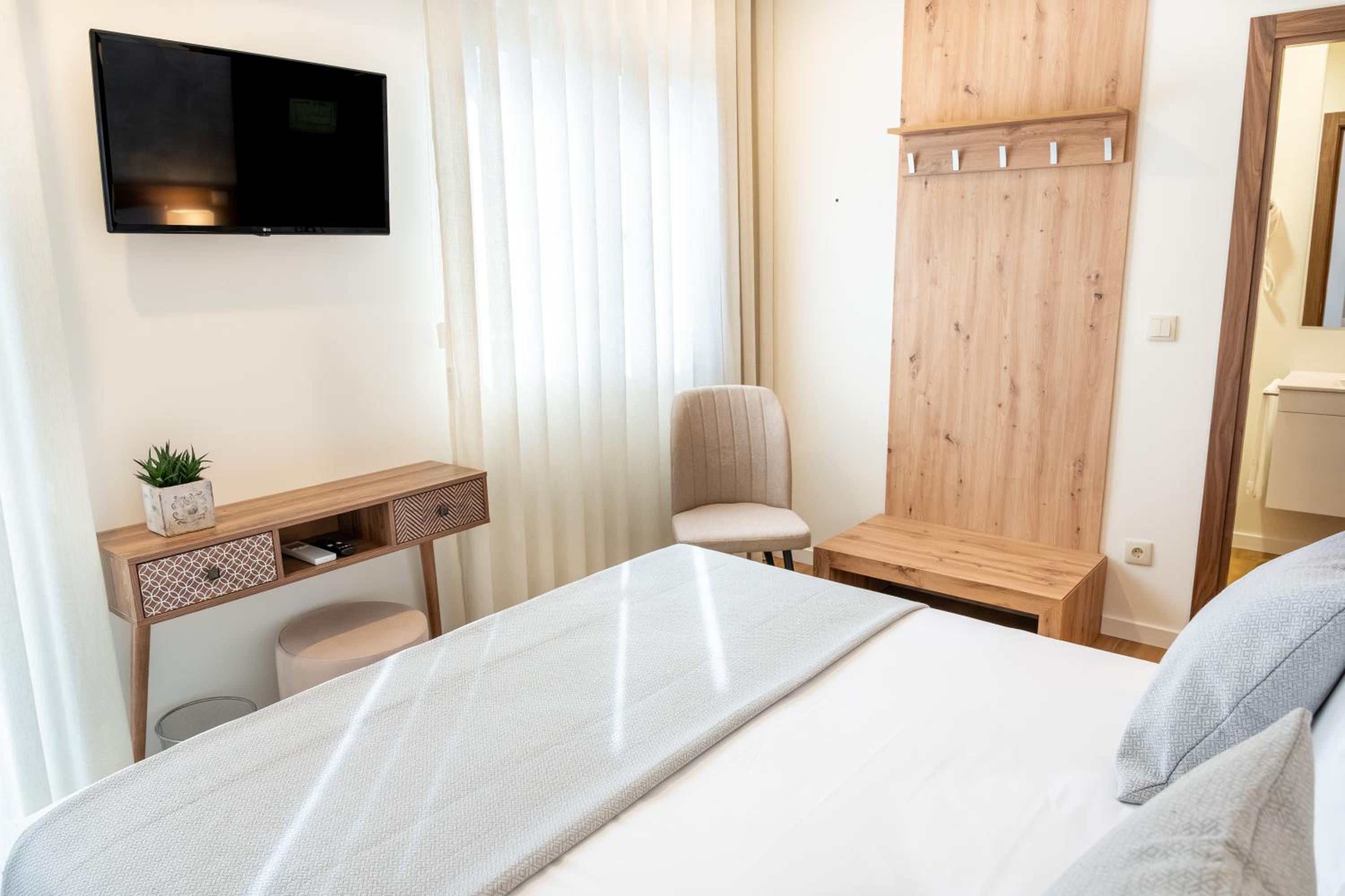Double Room with Balcony photo 3