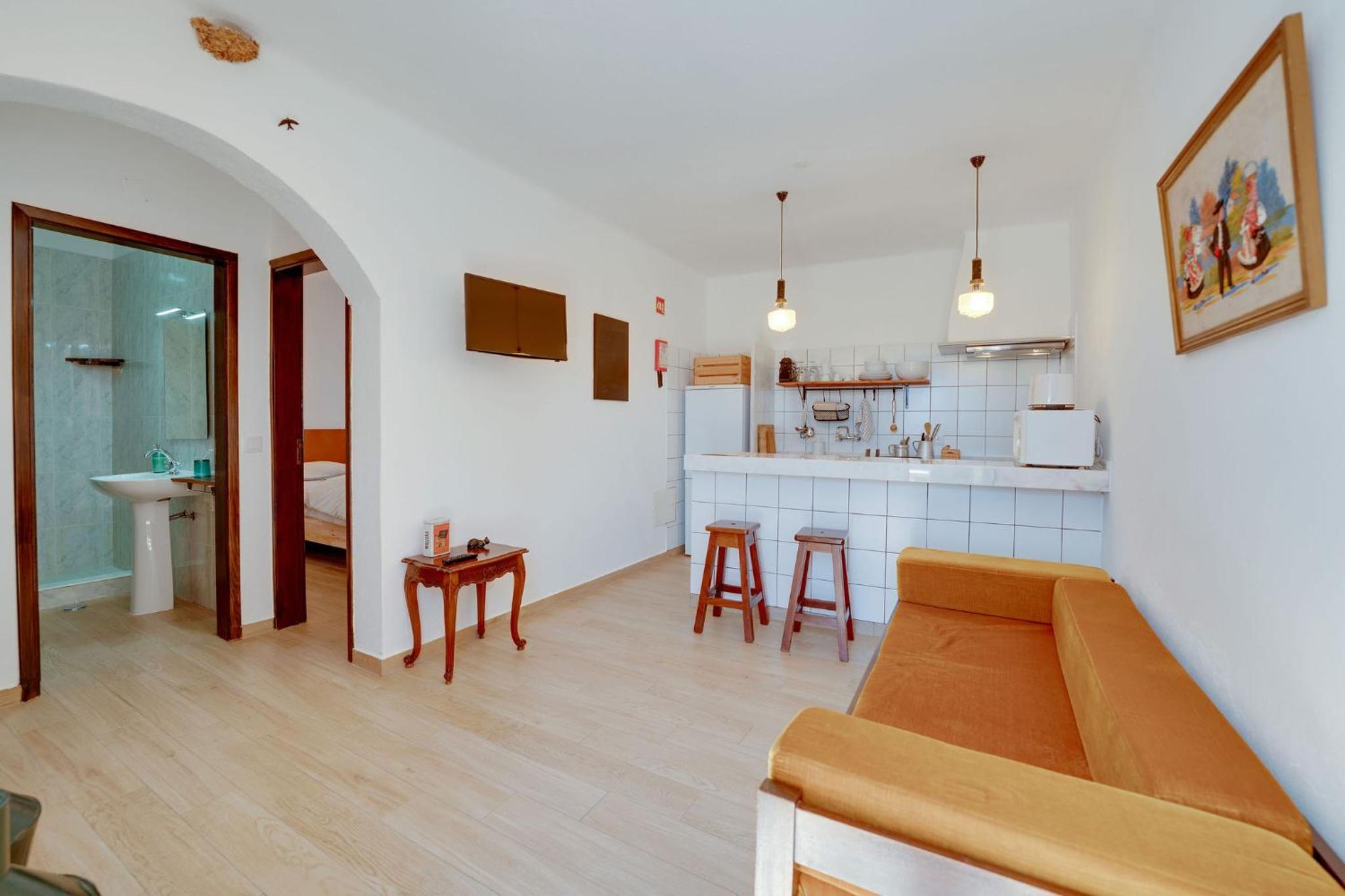 One-Bedroom House photo 1