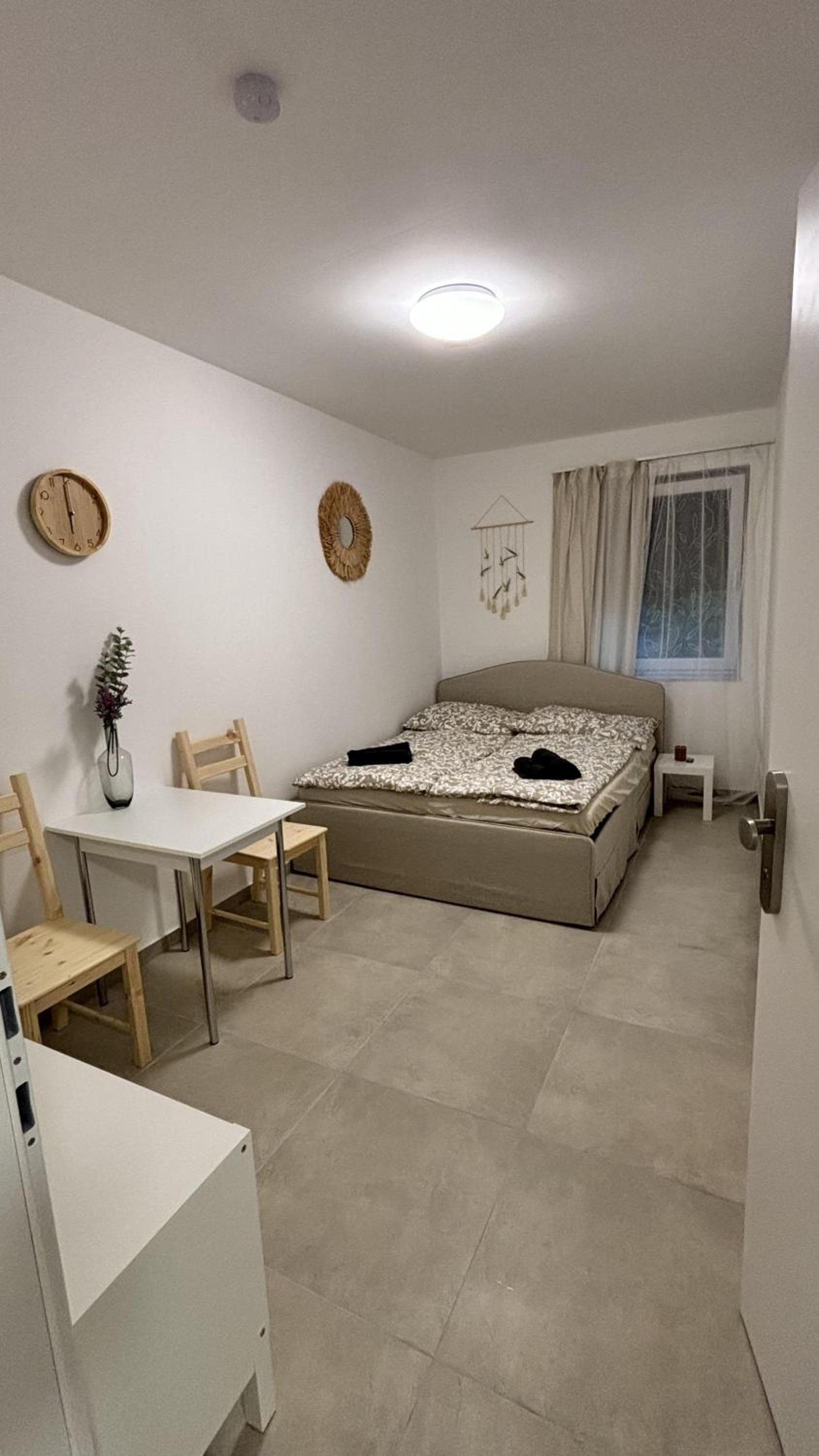 Double Room 8 photo 1