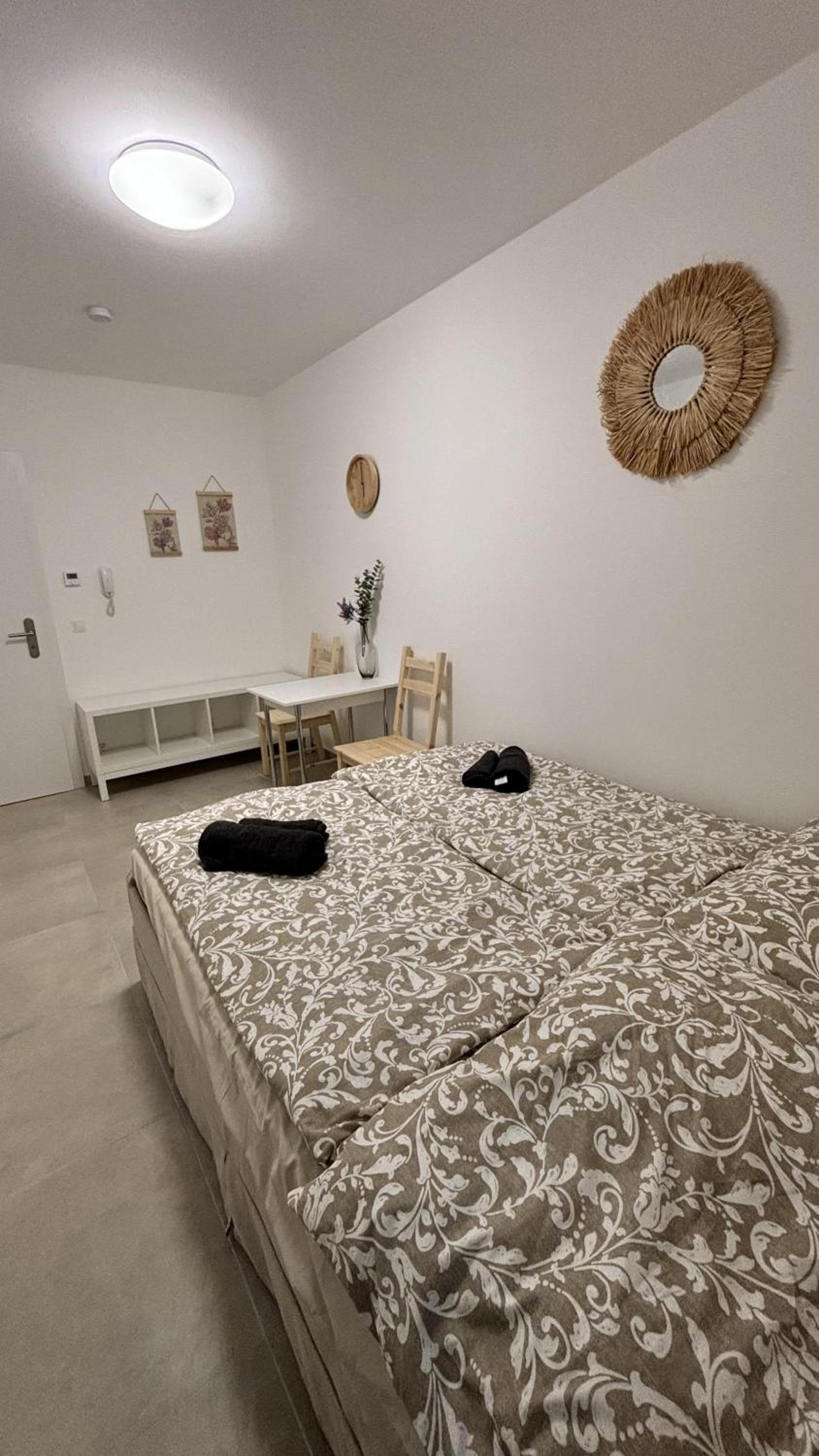 Double Room 8 photo 3