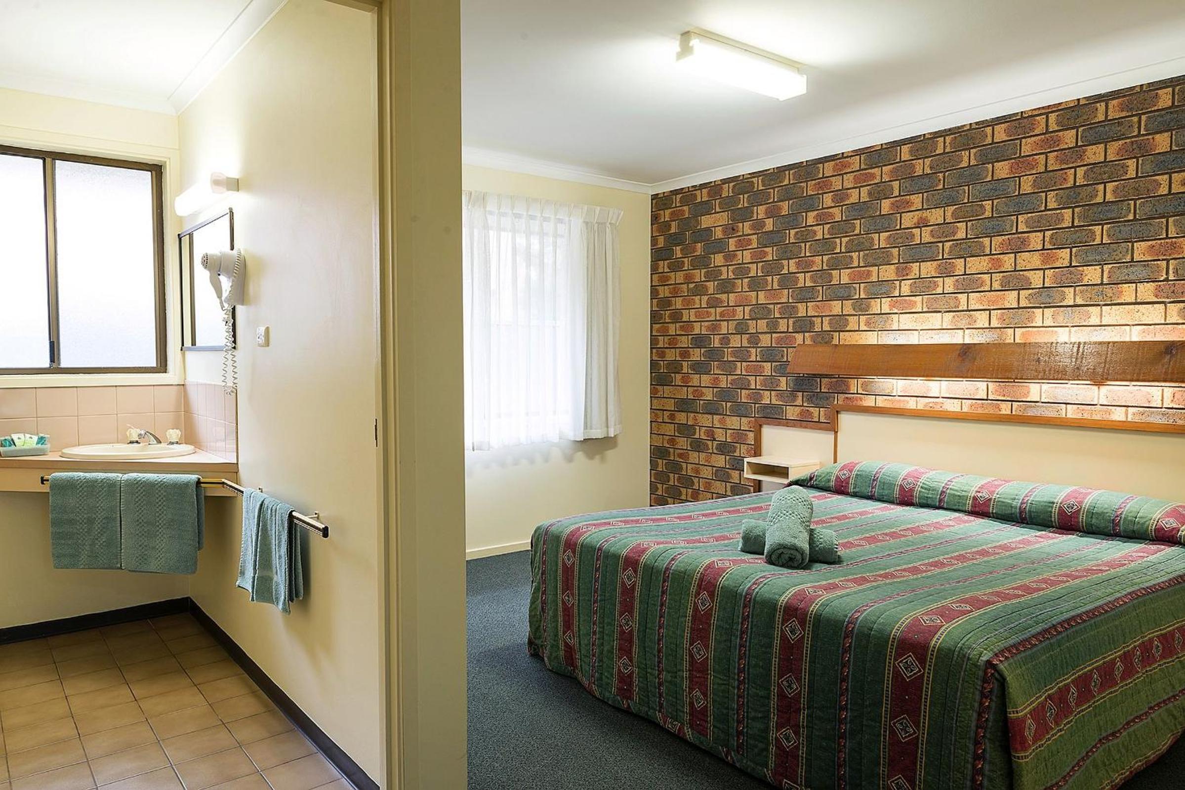 King Room - Disability Access photo 3