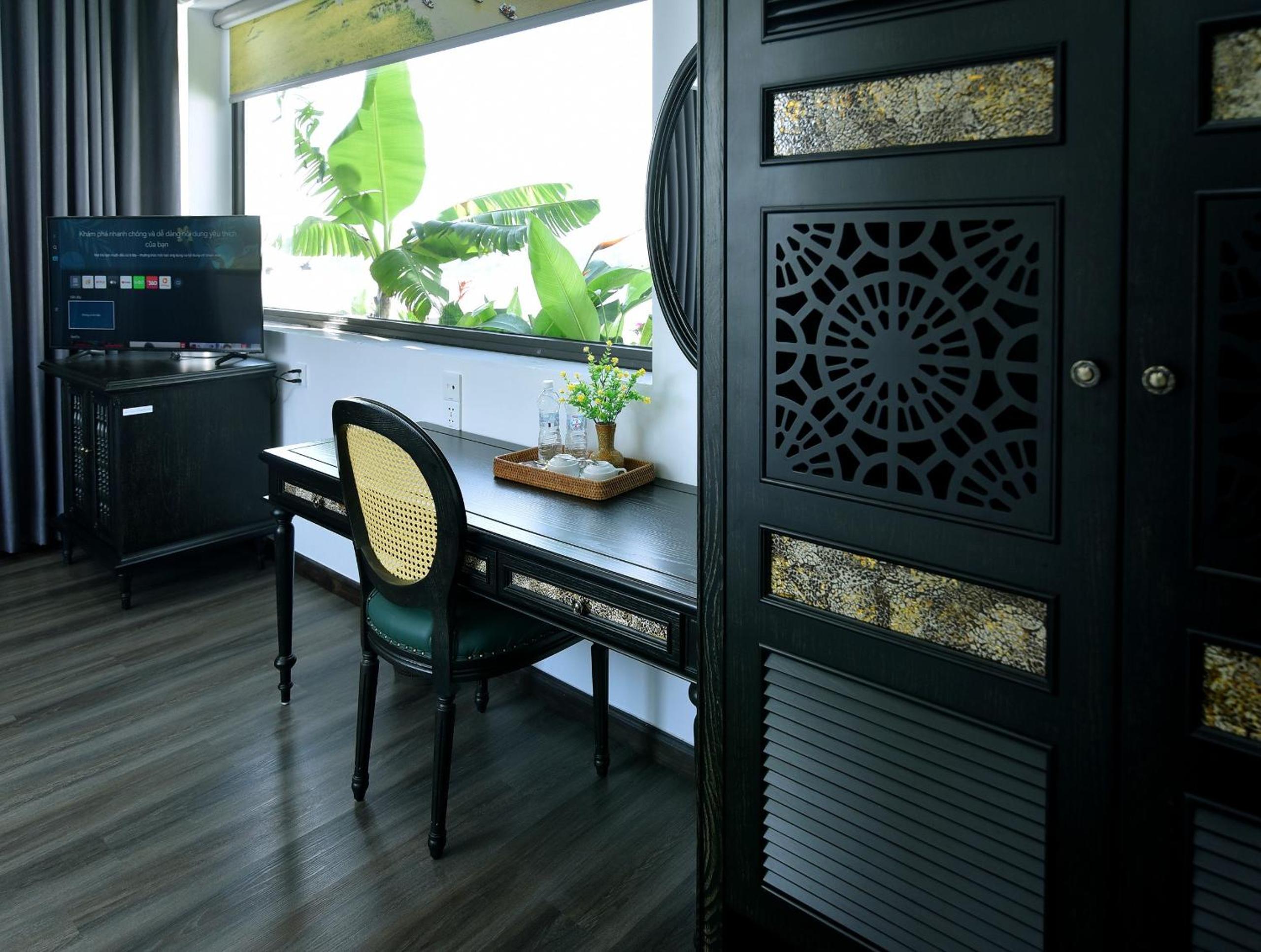 Suite with Lake View - Photo 1
