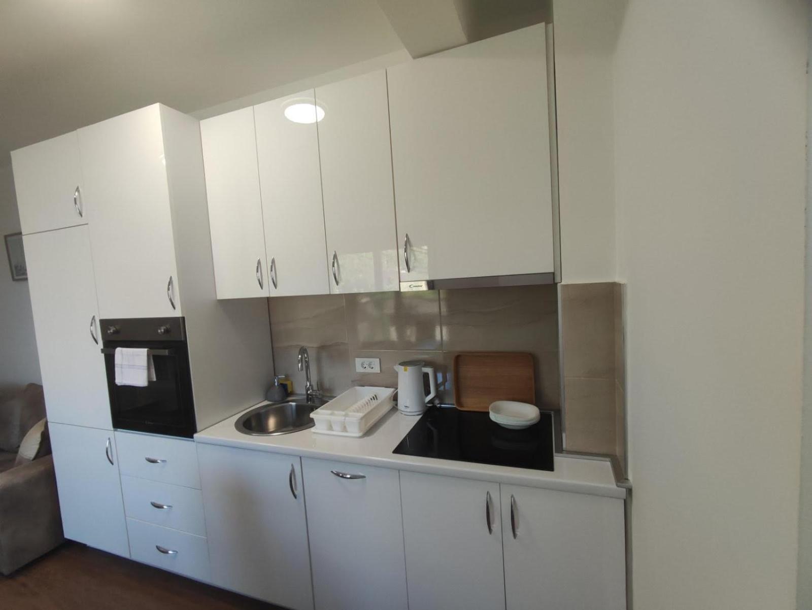 Apartment photo 2