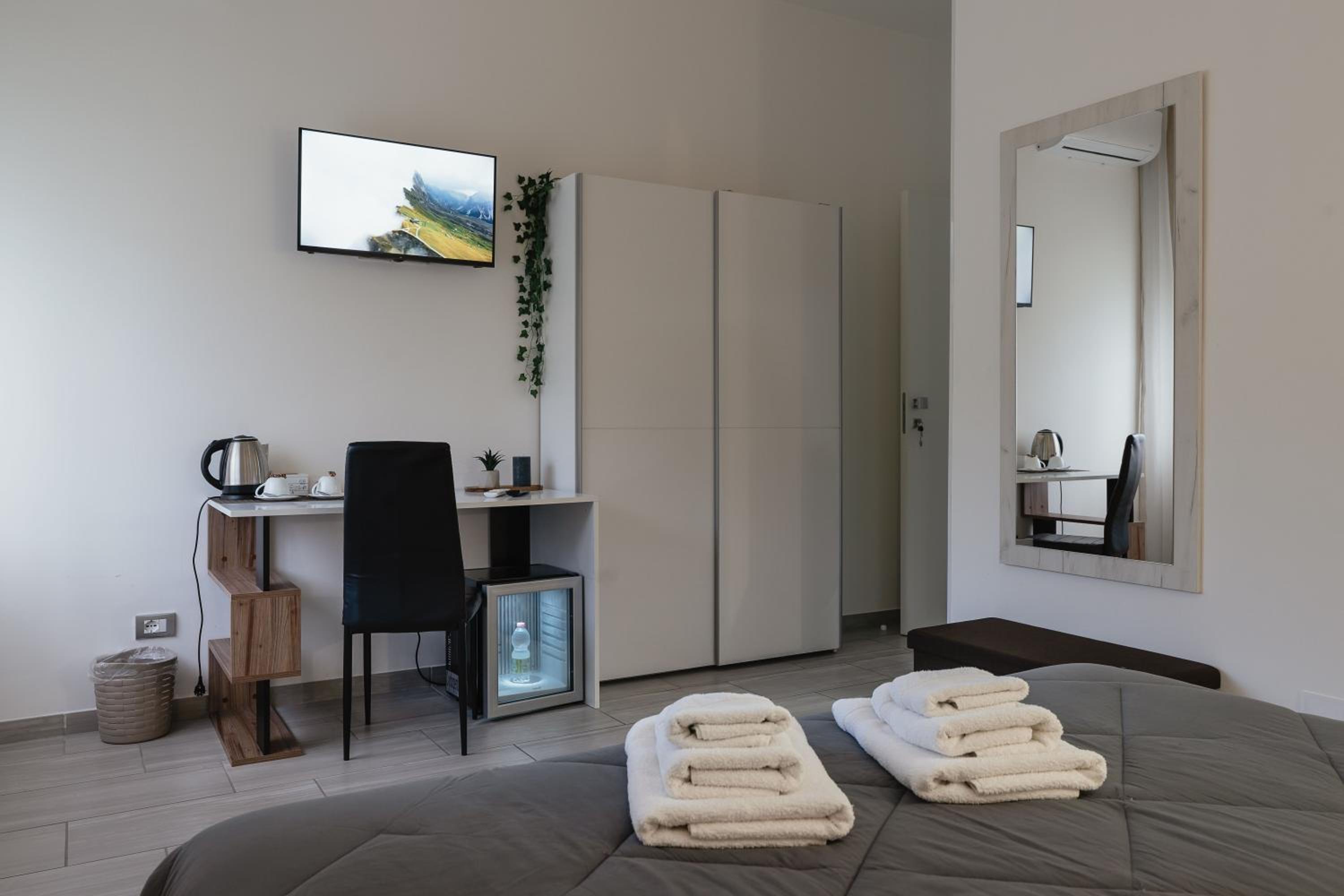Double Room with Private Bathroom - Photo 1