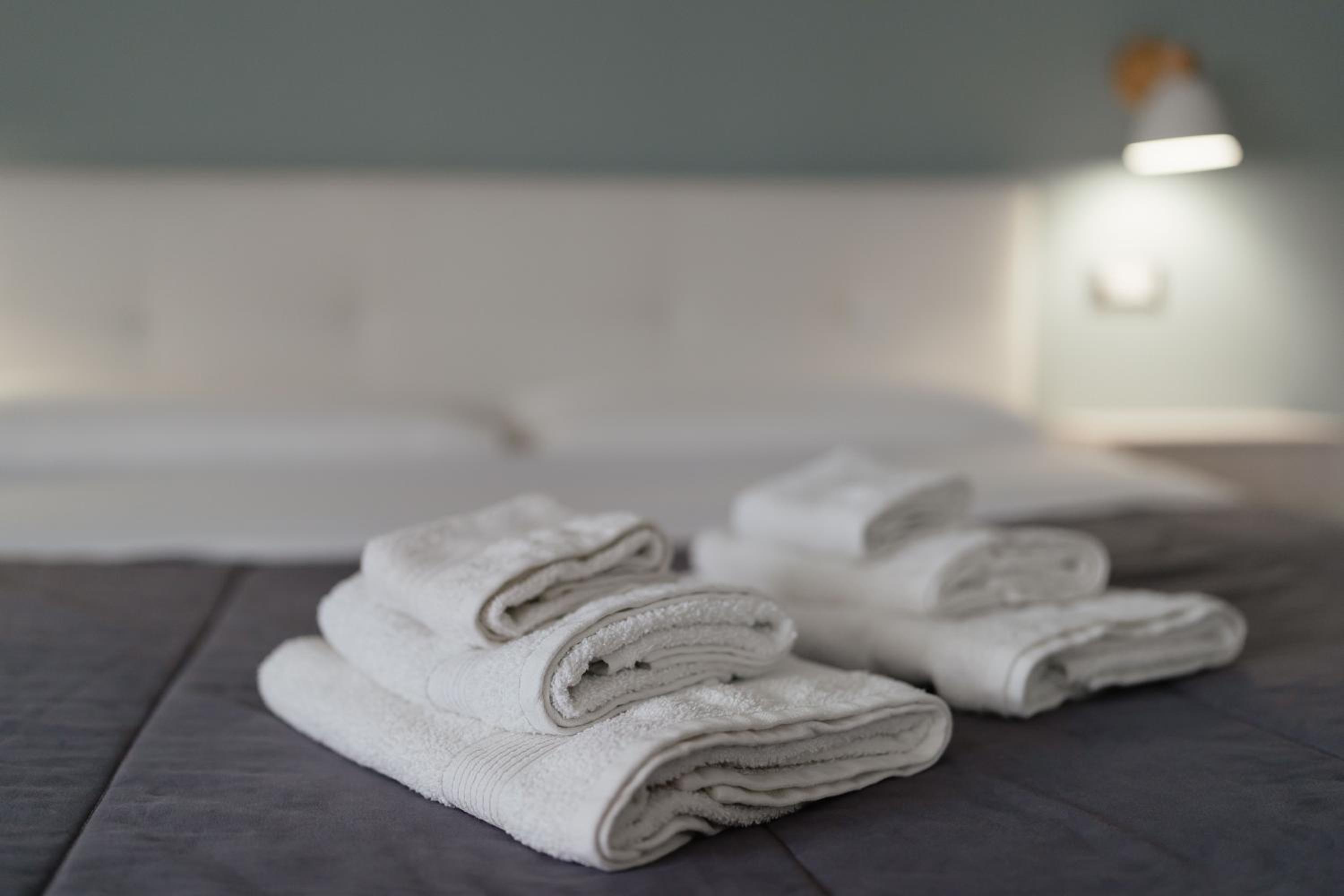 Double Room with Spa Bath - Photo 18