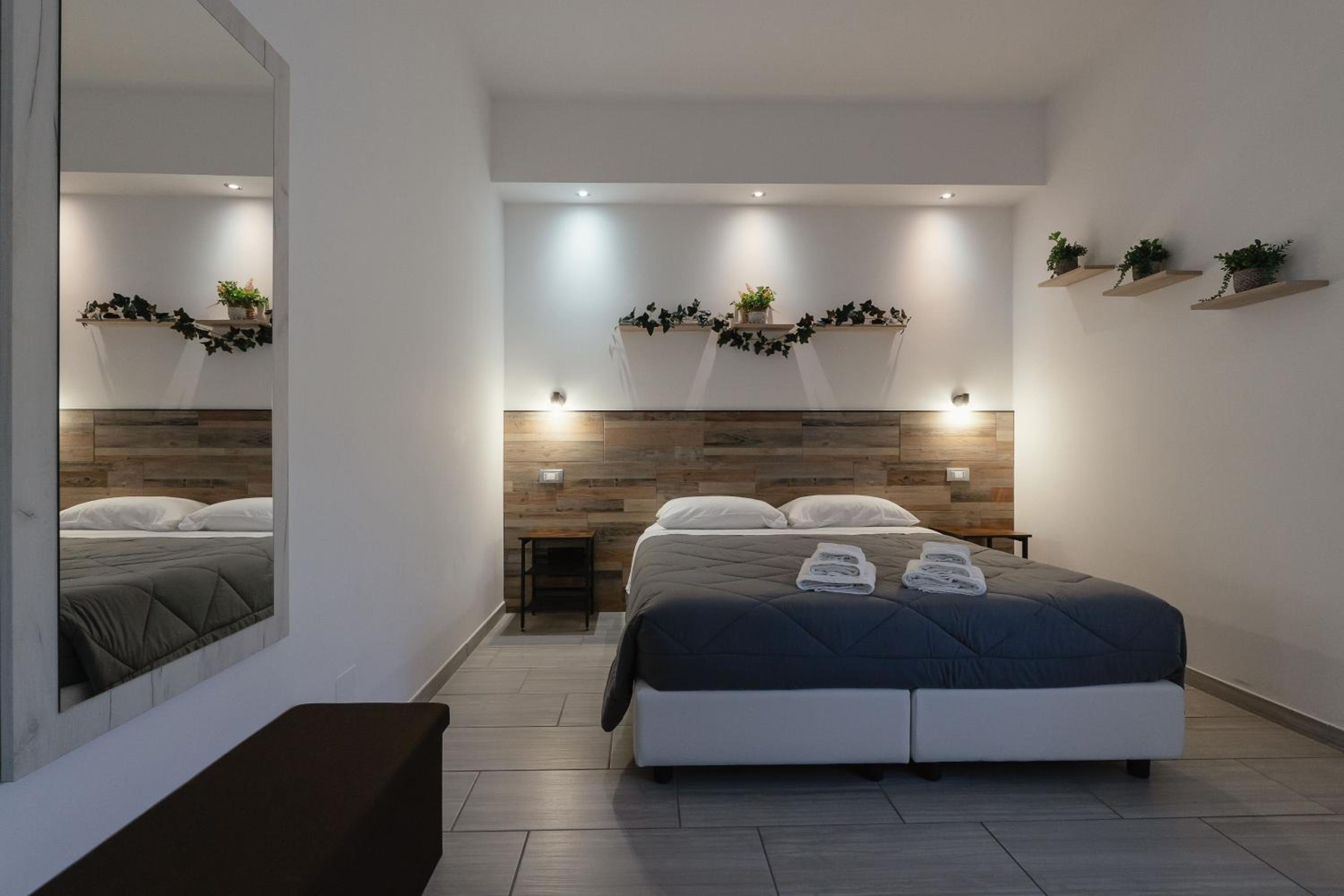 Double Room with Private Bathroom - Photo 20