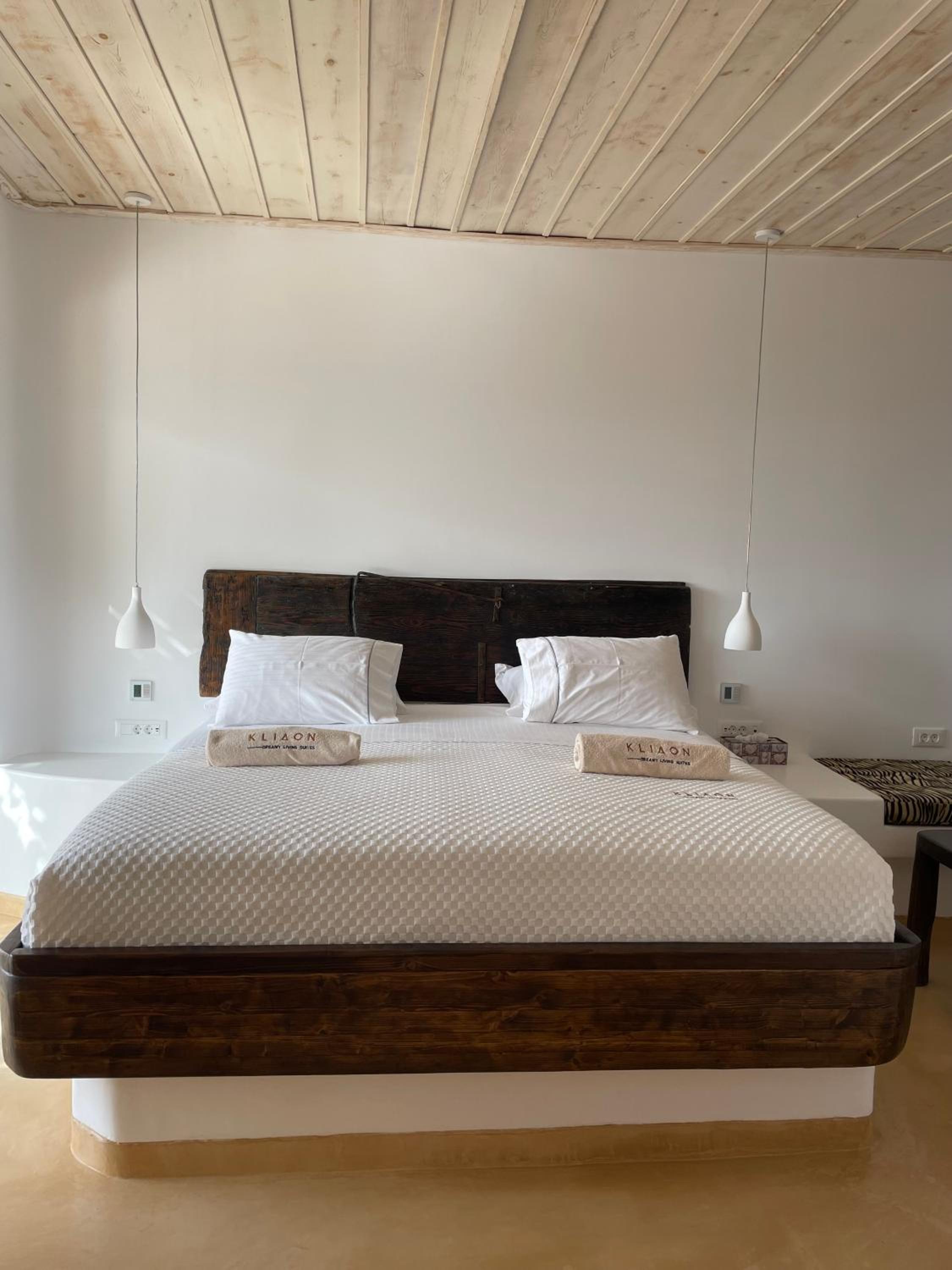 Superior Suite with Sea View - Photo 2