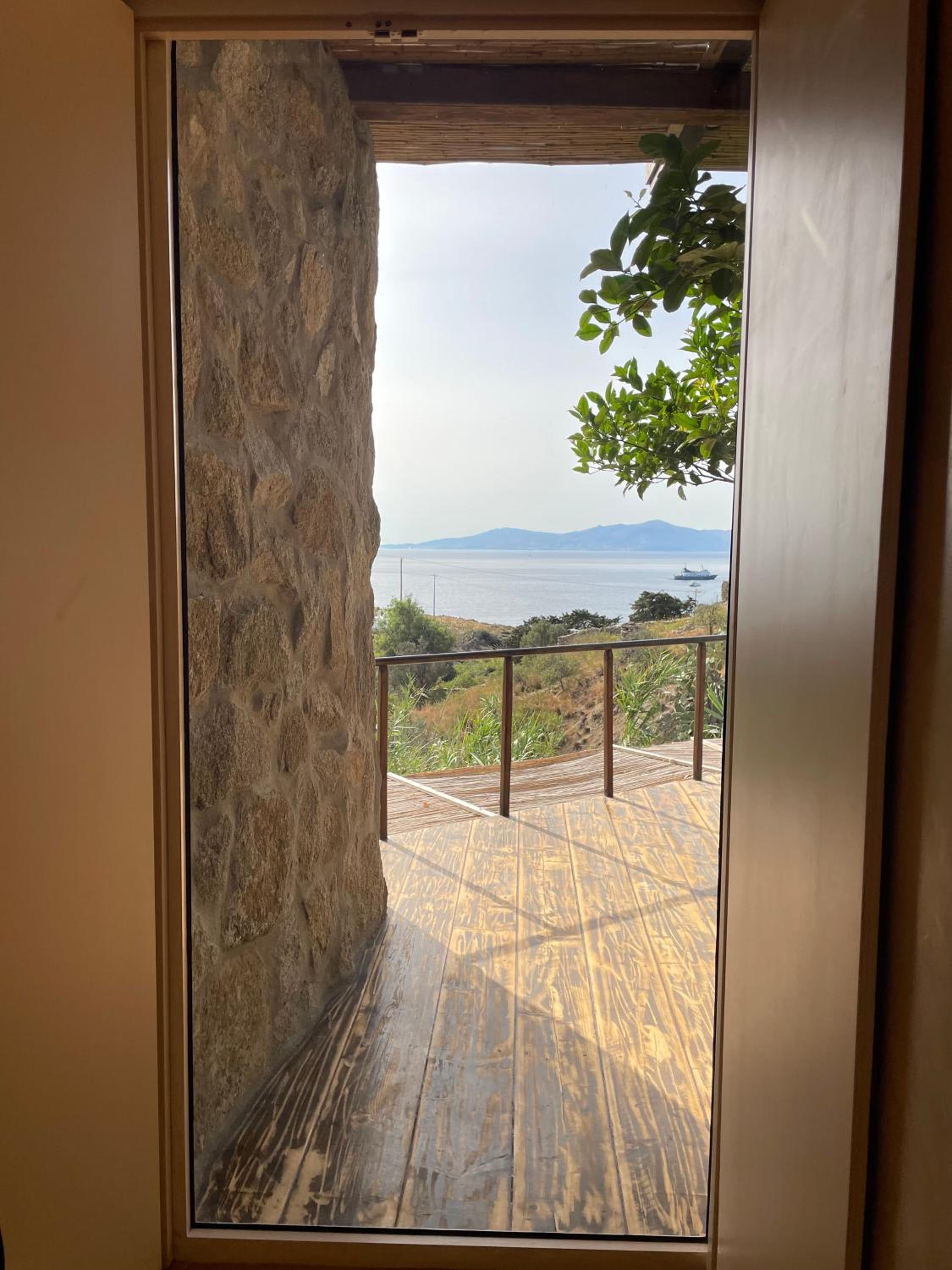 Superior Suite with Sea View - Photo 19