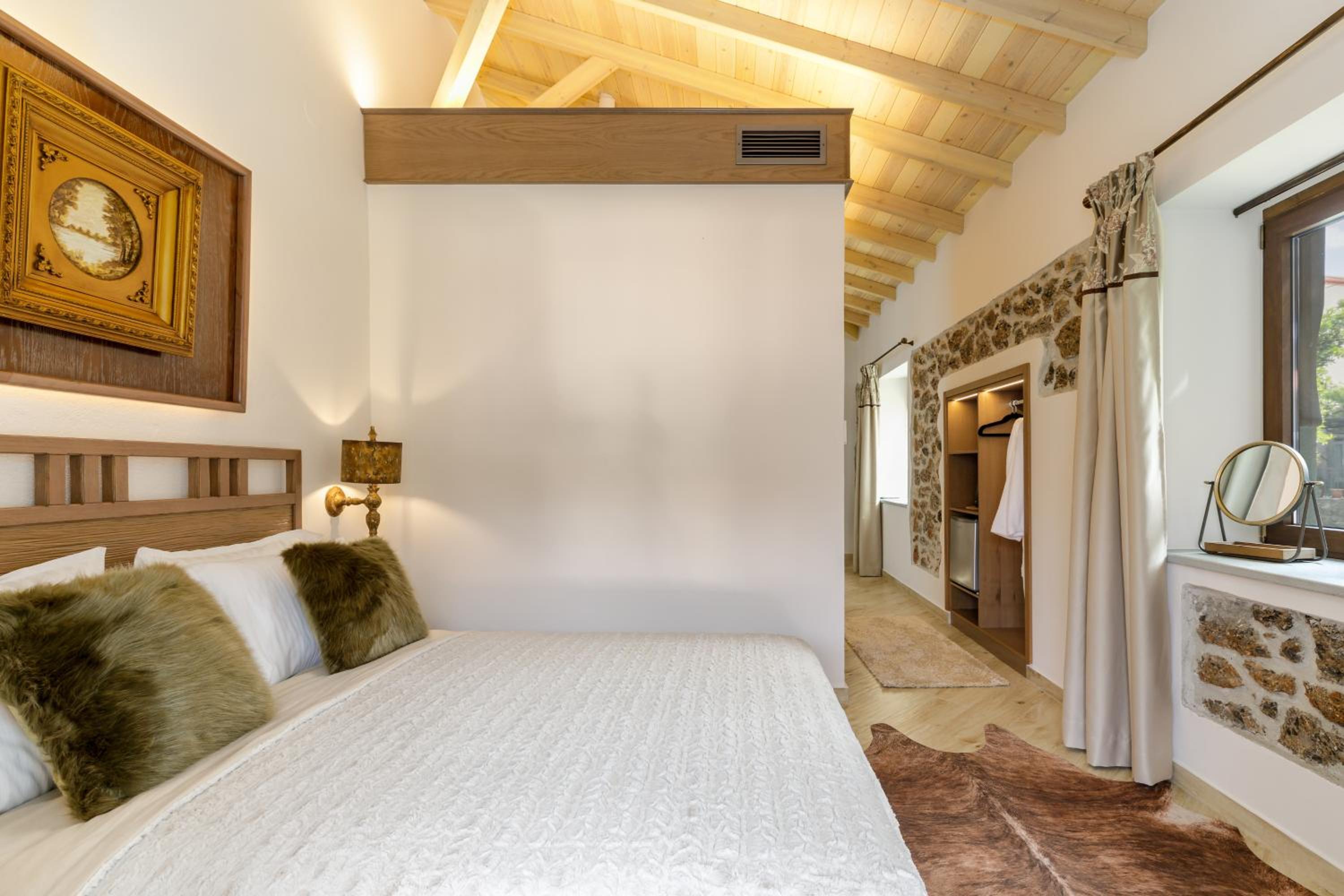 Suite with Mountain View