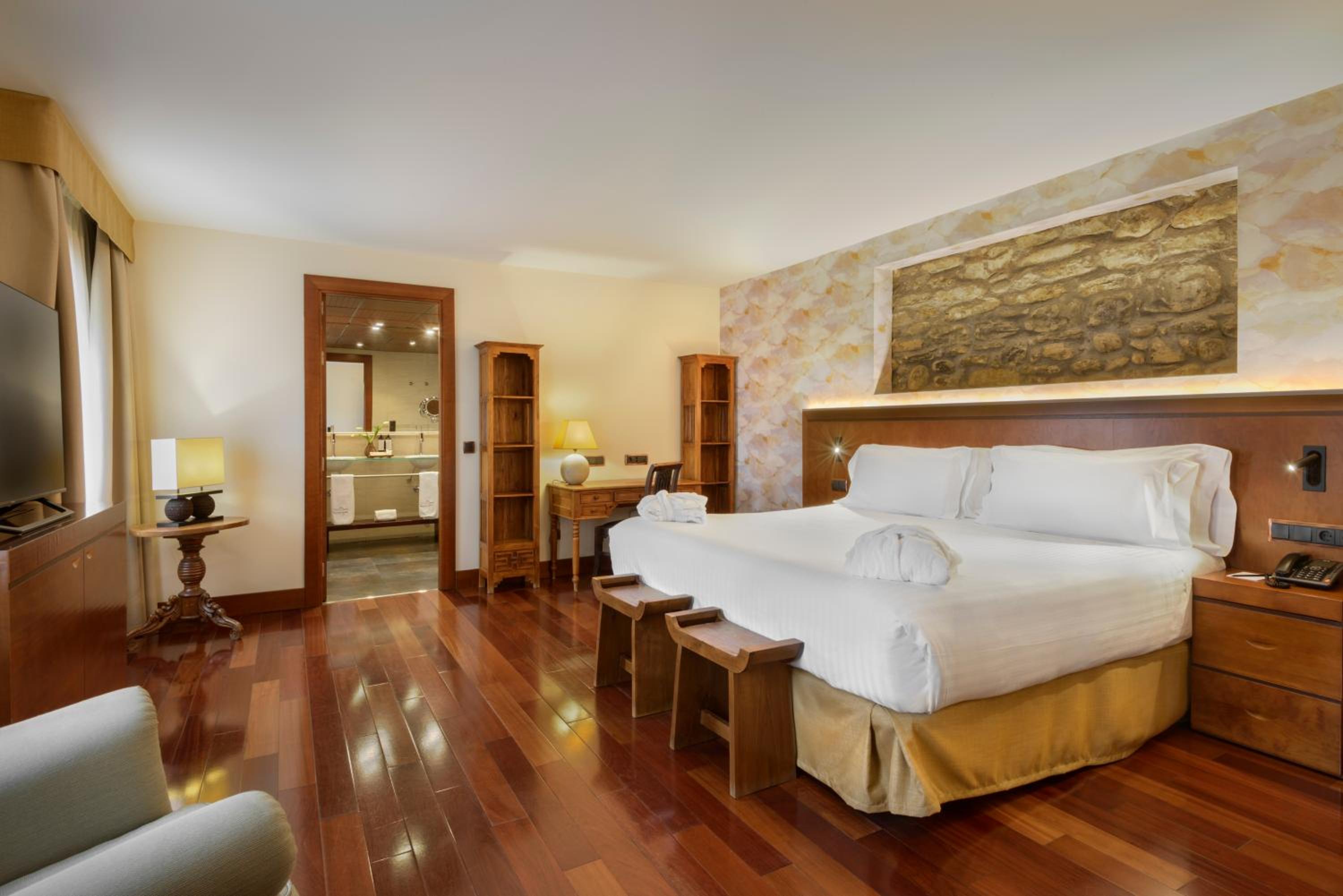 Junior Suite - Photo 2