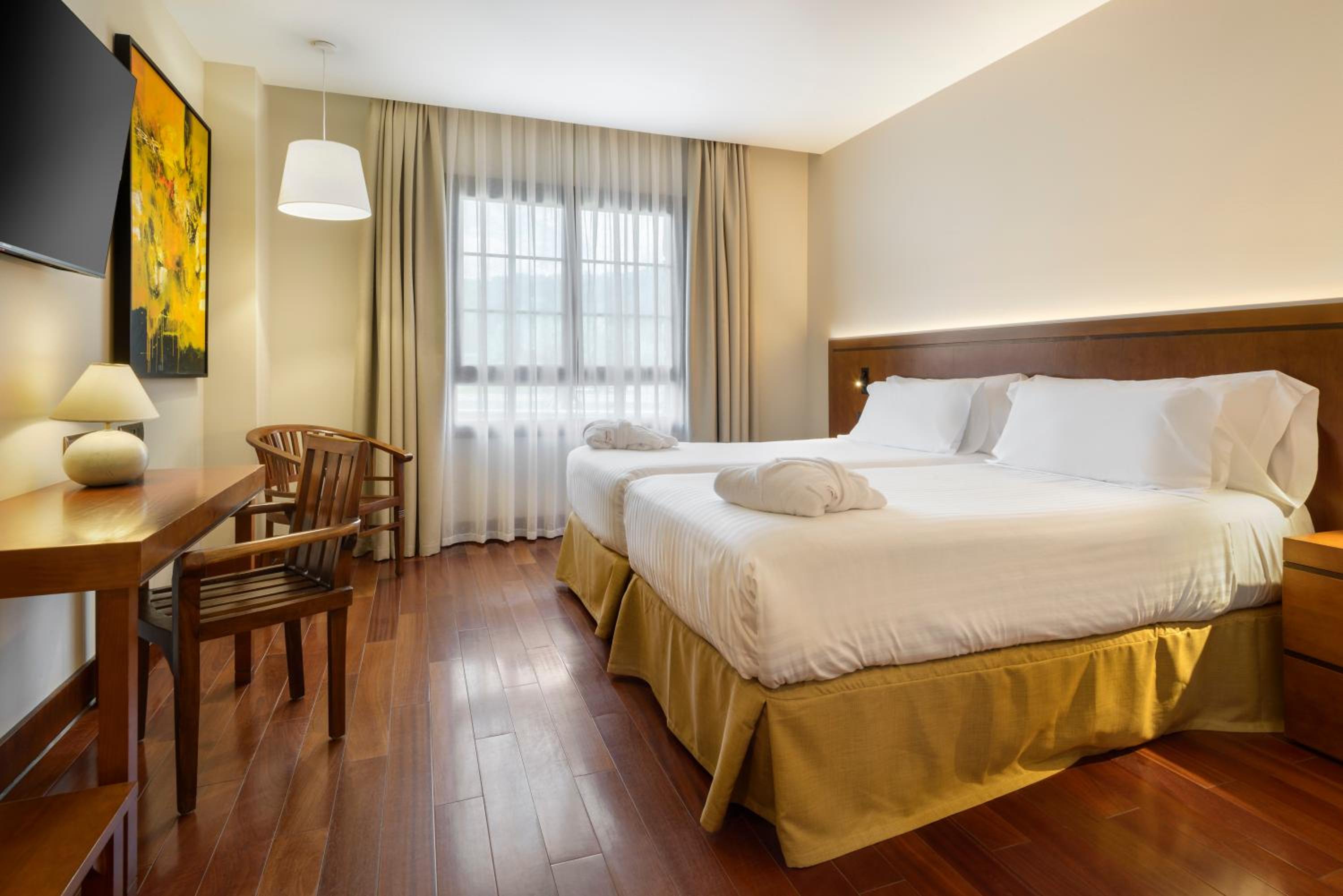 Double or Twin Room - Photo 3